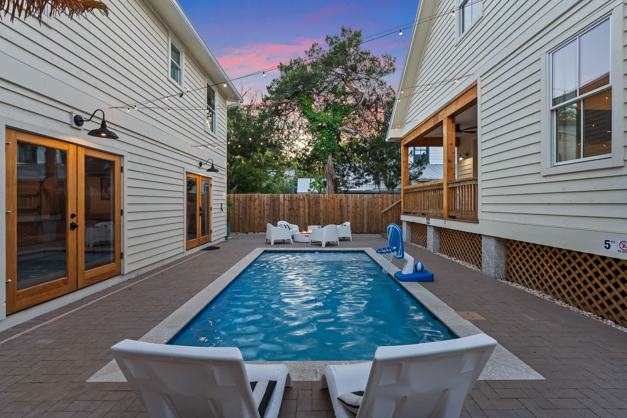The Grand Augustine | Heated Pool | Walk to DNTN