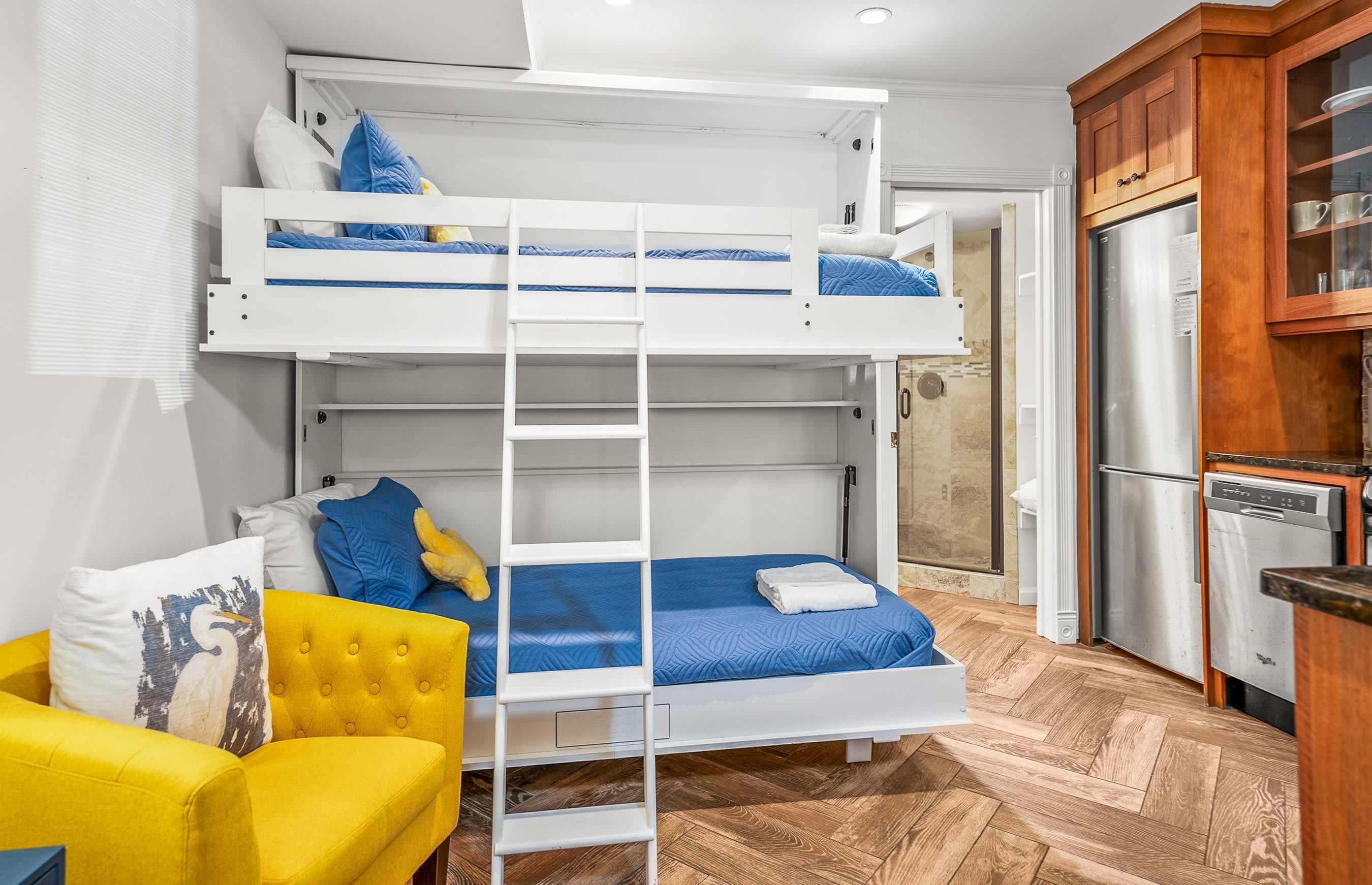 502 Sunsuite | Photo 7