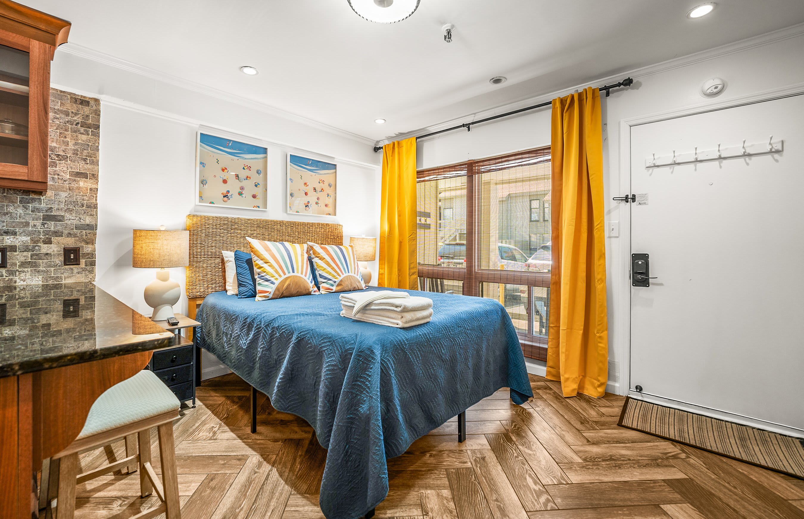 502 Sunsuite | Photo 6