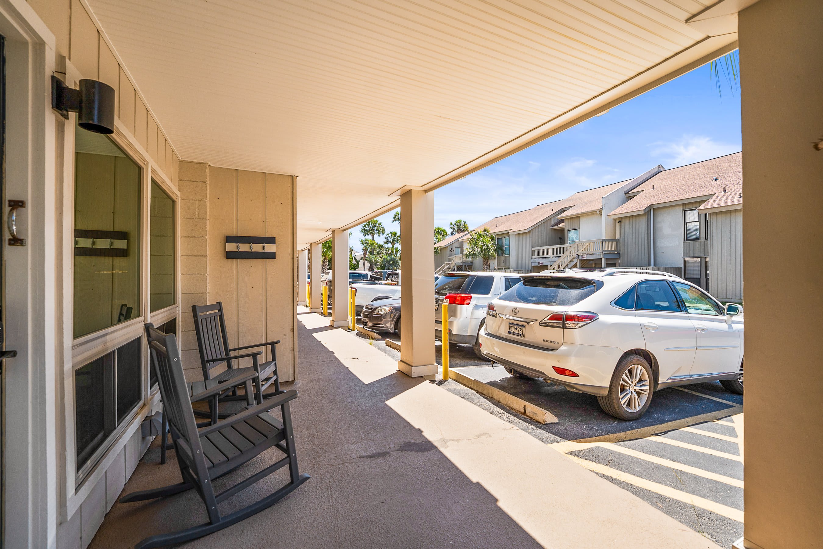 502 Sunsuite | Photo 11