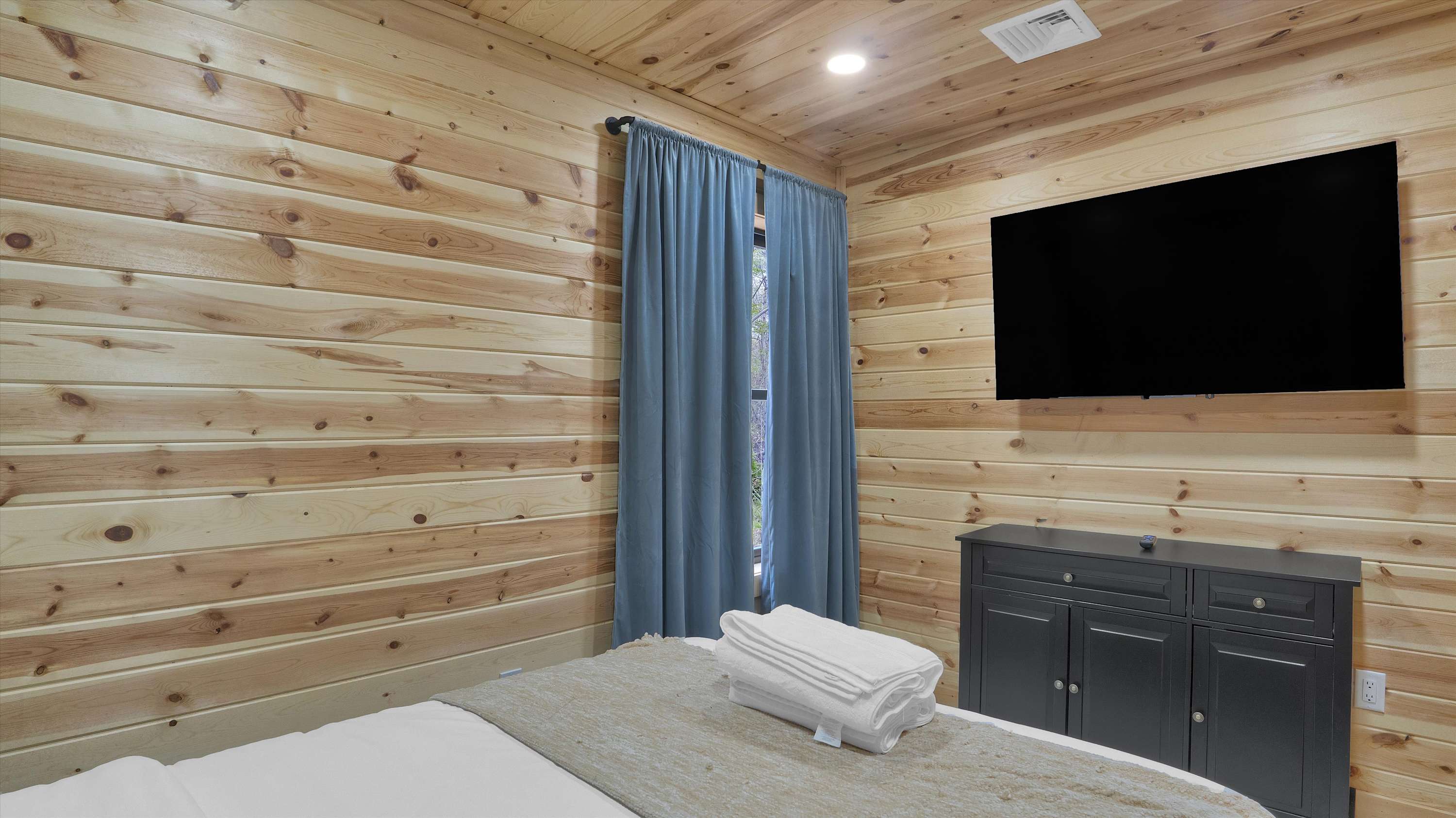 Spacious A-Frame | Hot Tub | Movie Room | Firepit