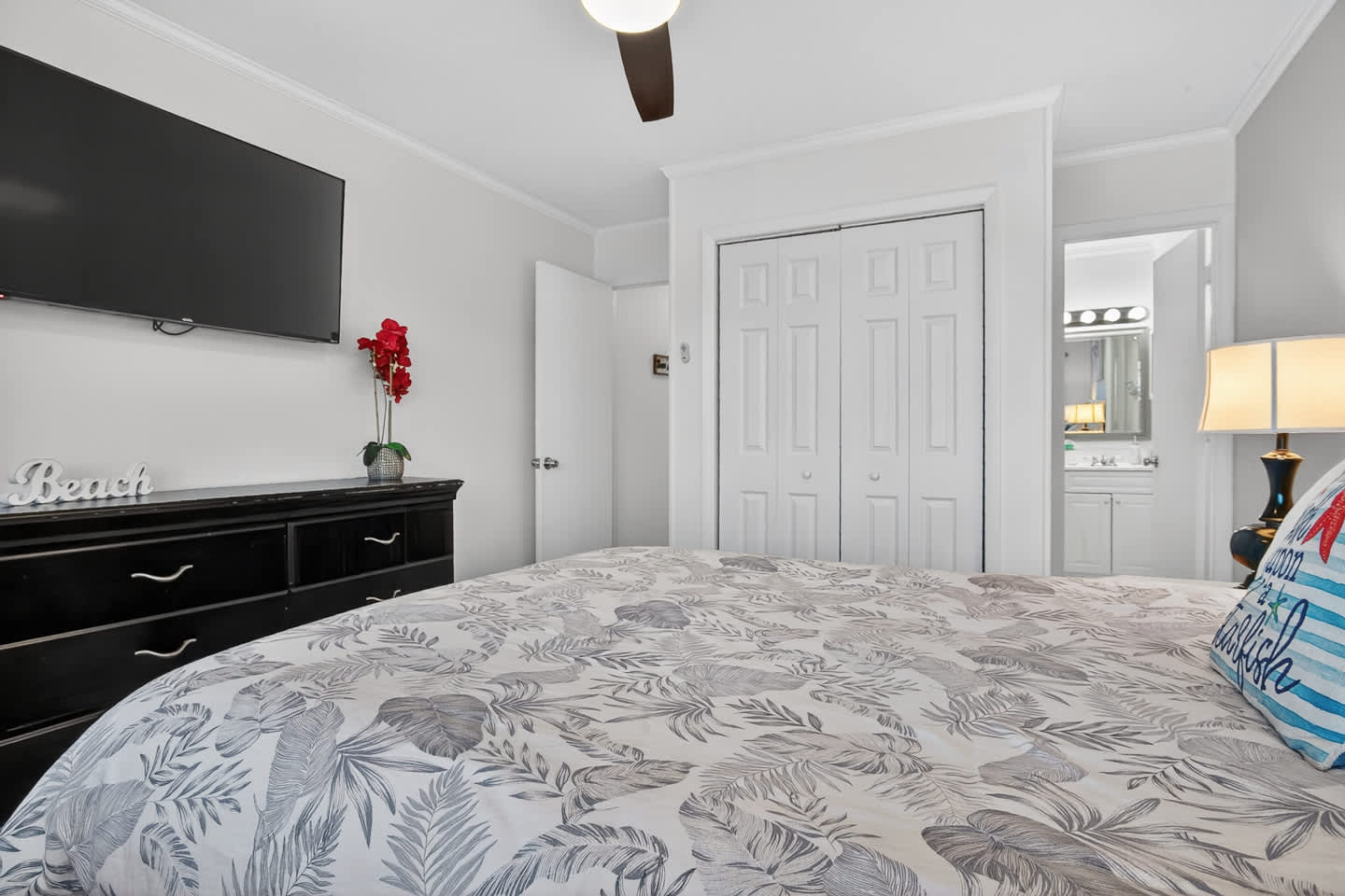 North Myrtle Beach 2BR condo Steps from Beach | Photo 15