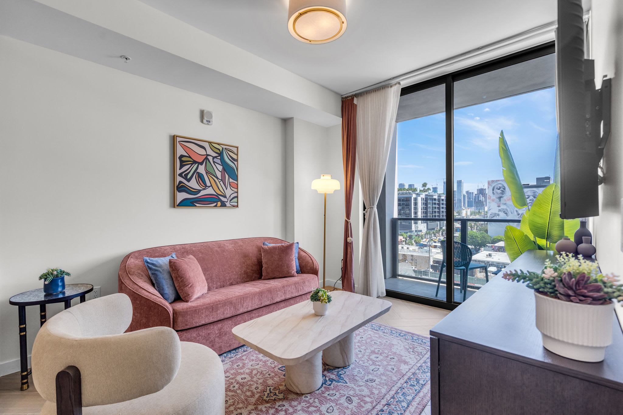 NoMad Wynwood  1 Bedroom King  Rooftop Pool & Bar