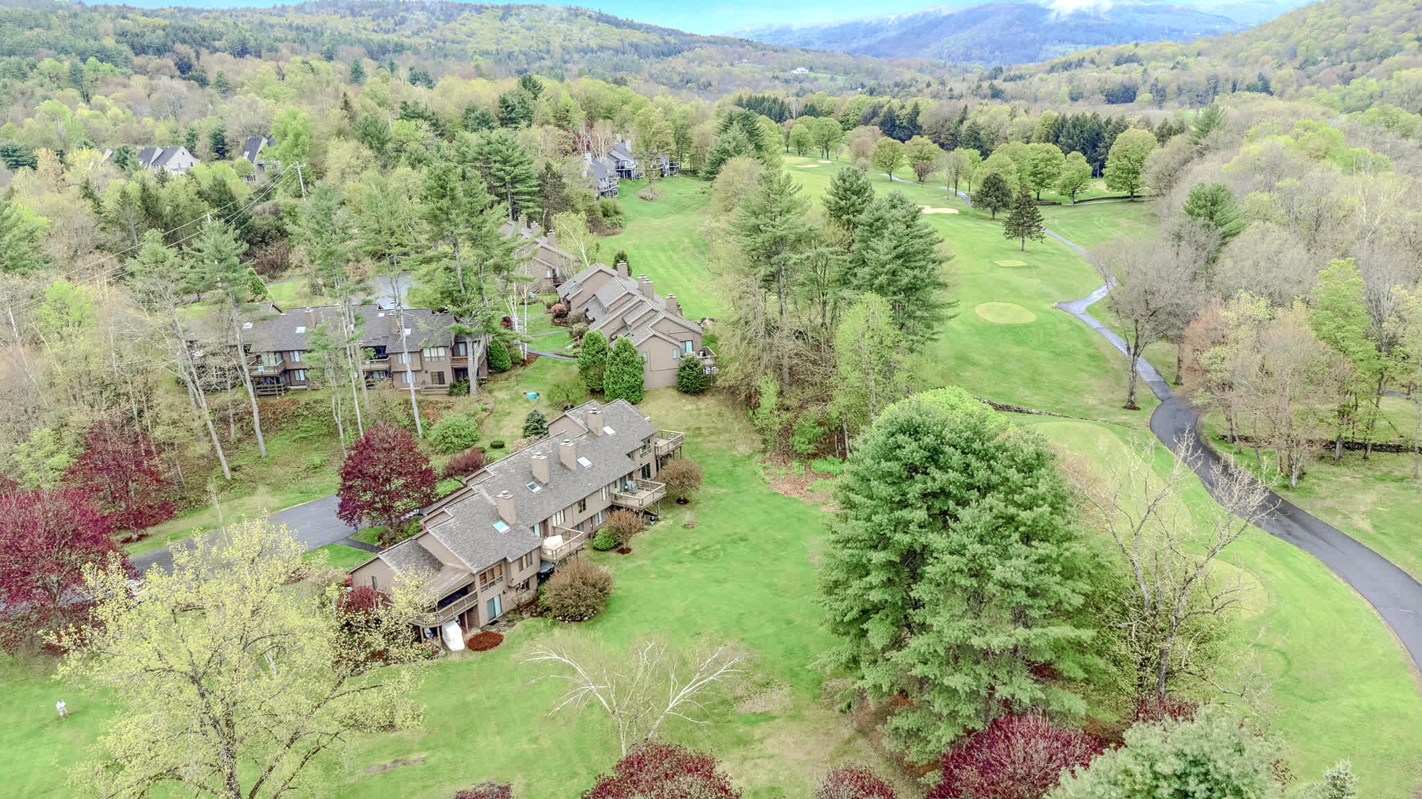 3BR Retreat, Fireplace & Deck, Club | Landmark 3C