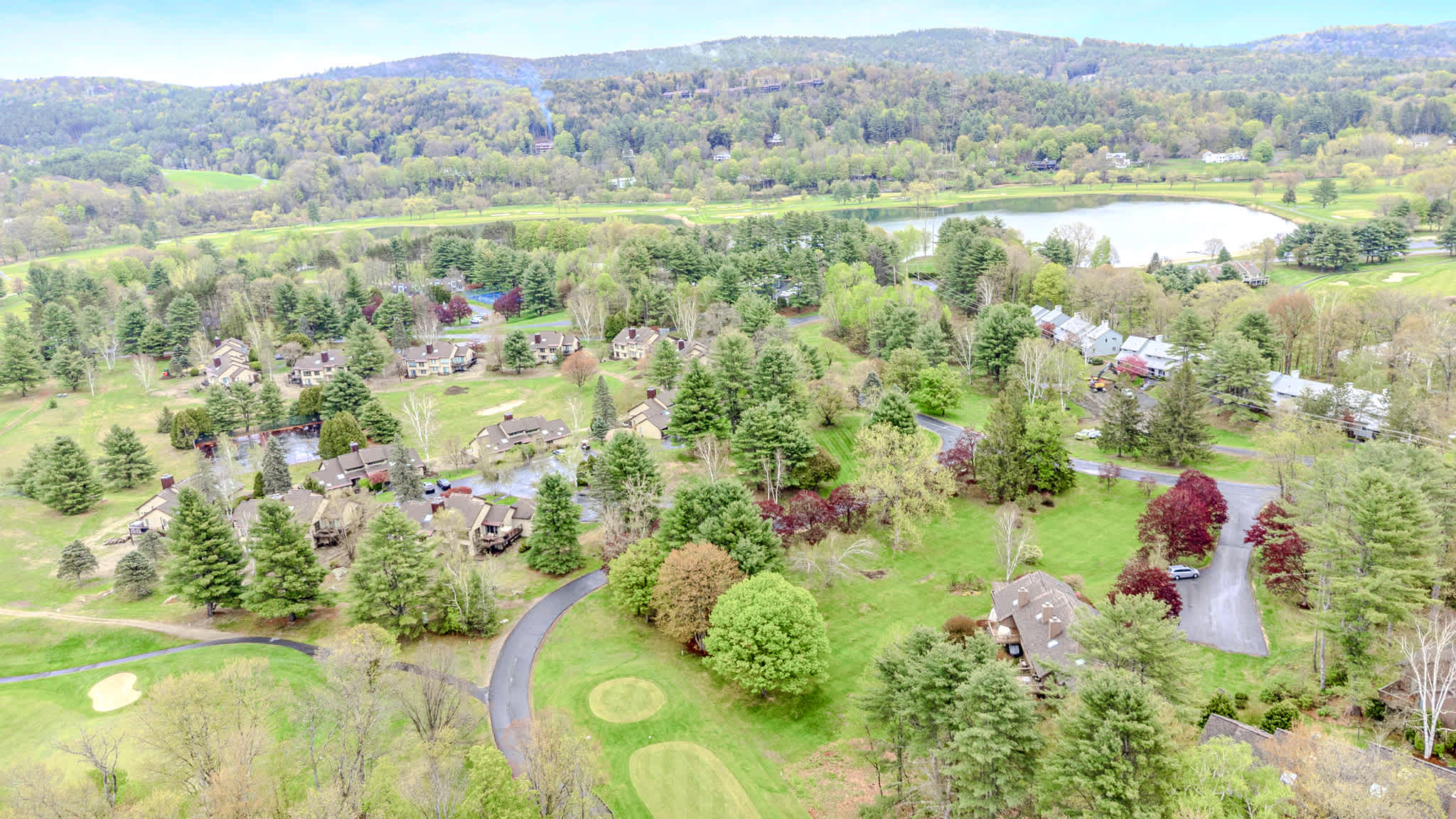 3BR Retreat, Fireplace & Deck, Club | Landmark 3C