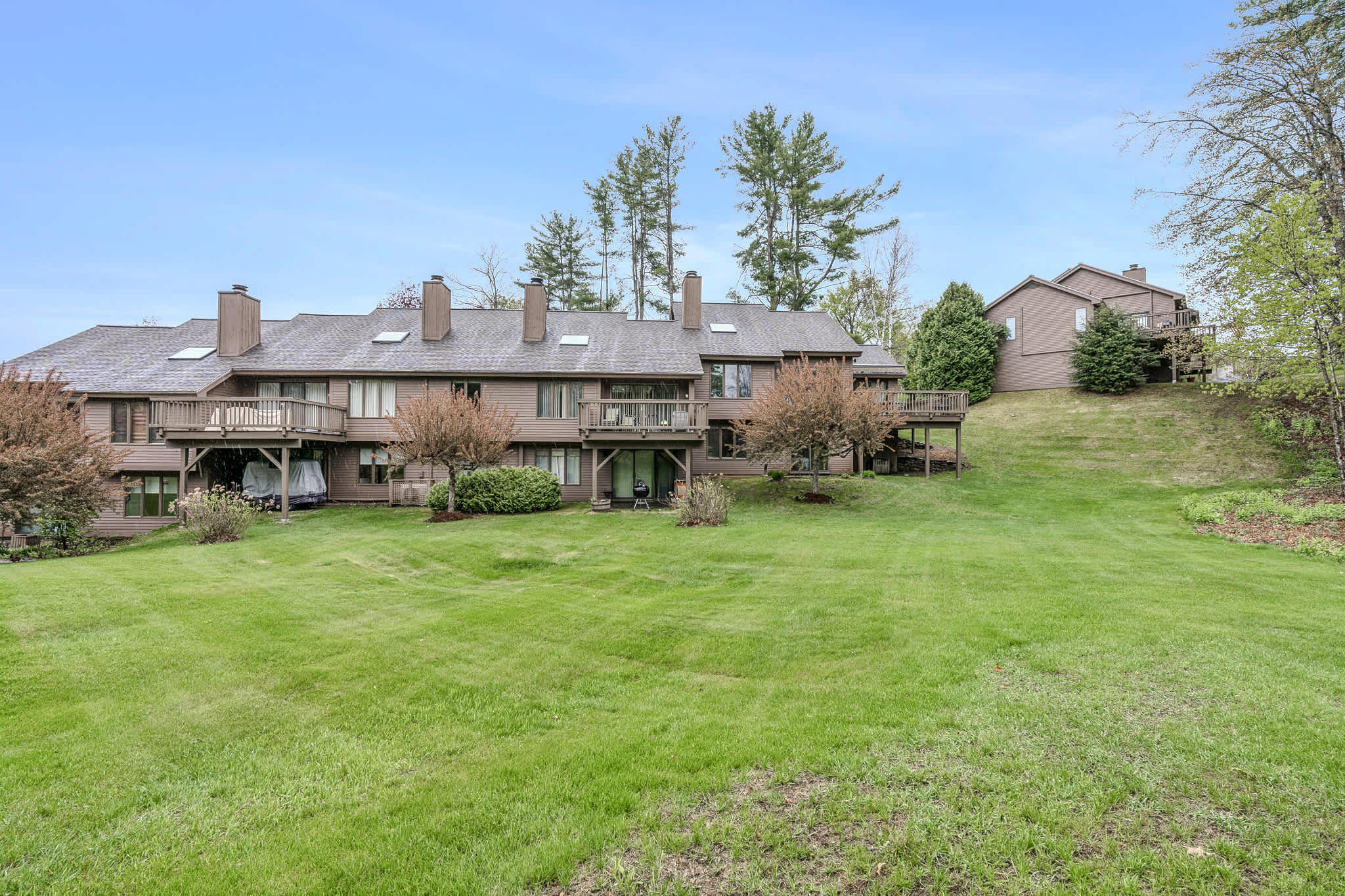 3BR Retreat, Fireplace & Deck, Club | Landmark 3C