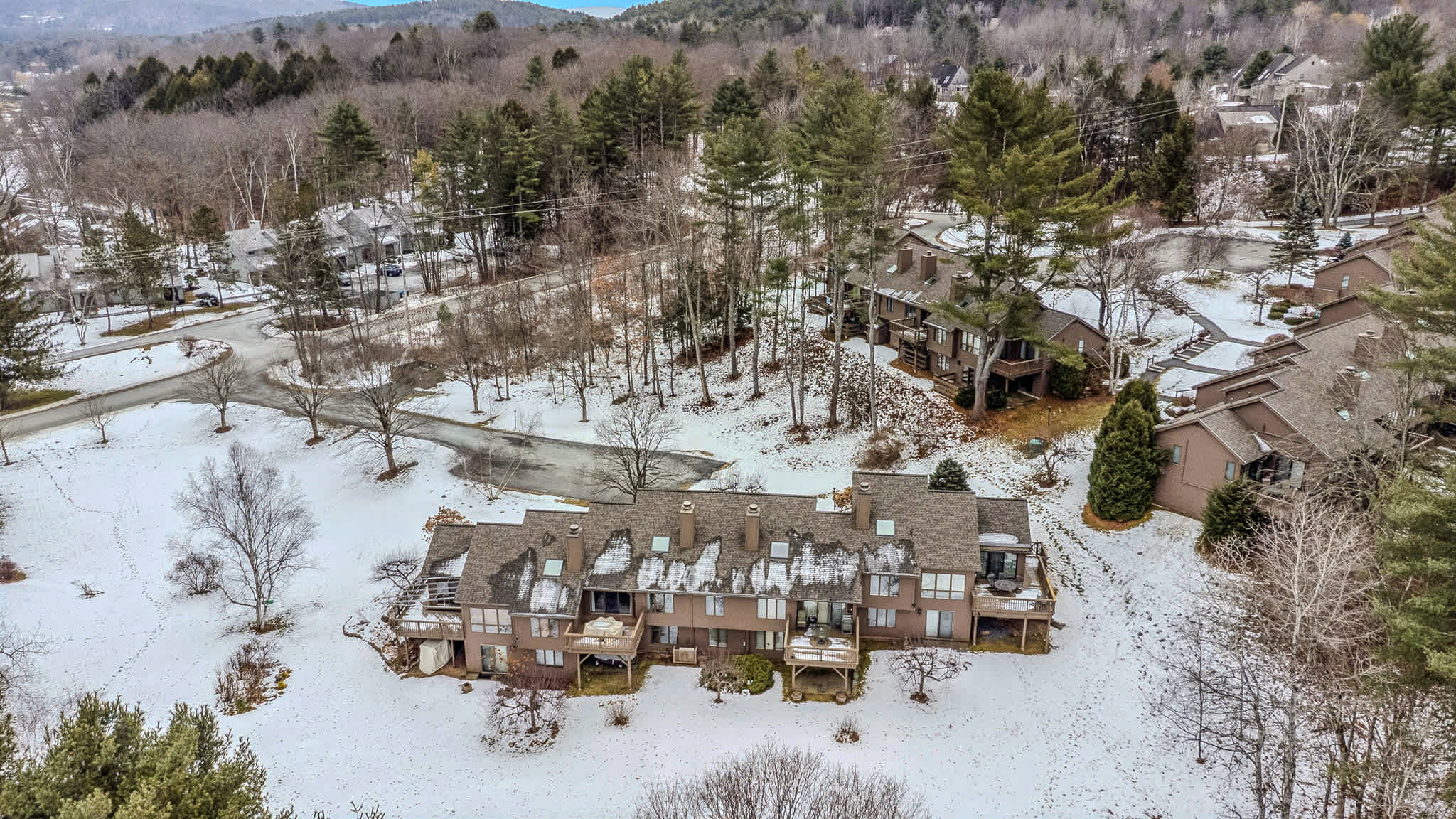 3BR Retreat, Fireplace & Deck, Club | Landmark 3C