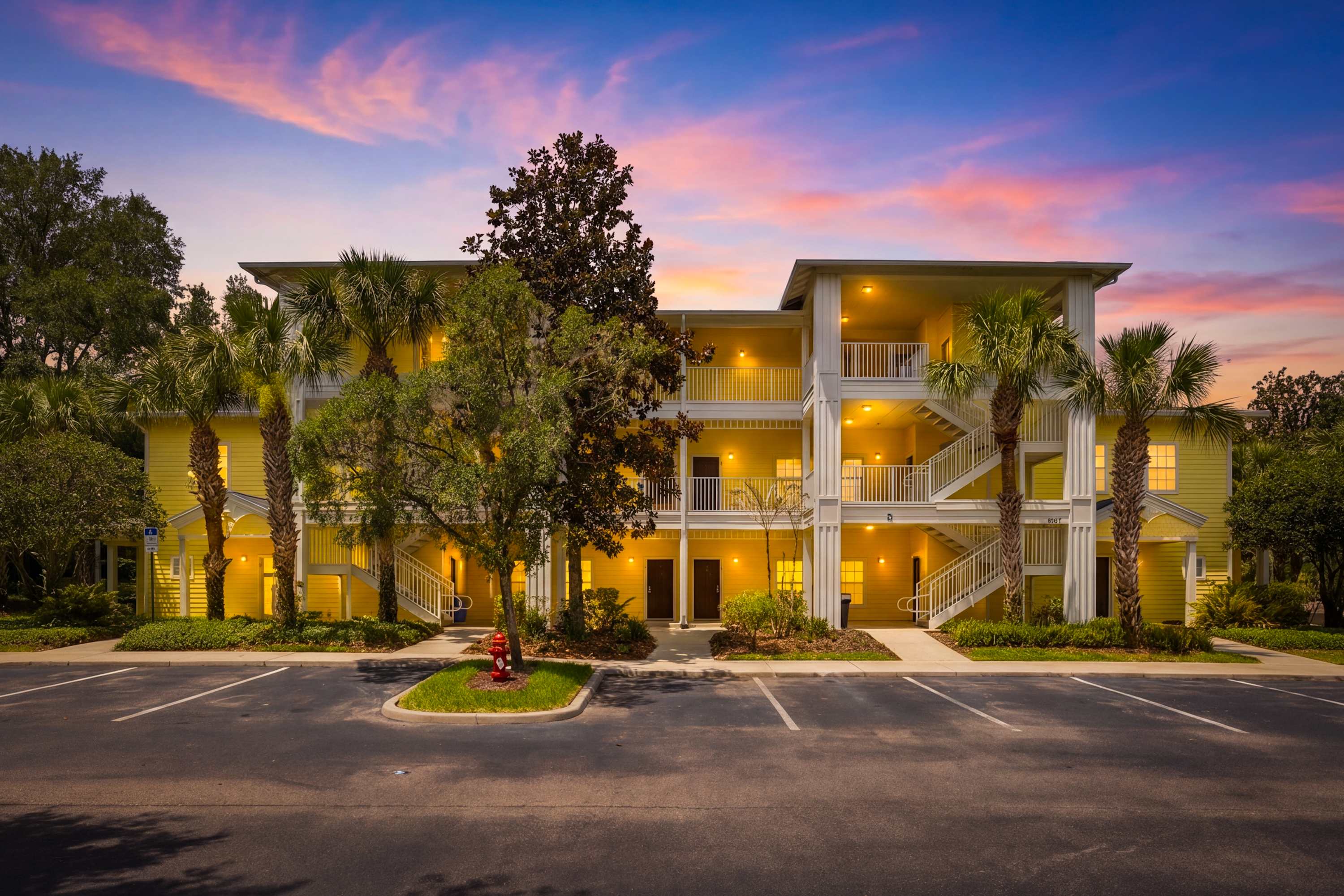 Family 808 Cozy Poolside Retreat  2BR 2BA