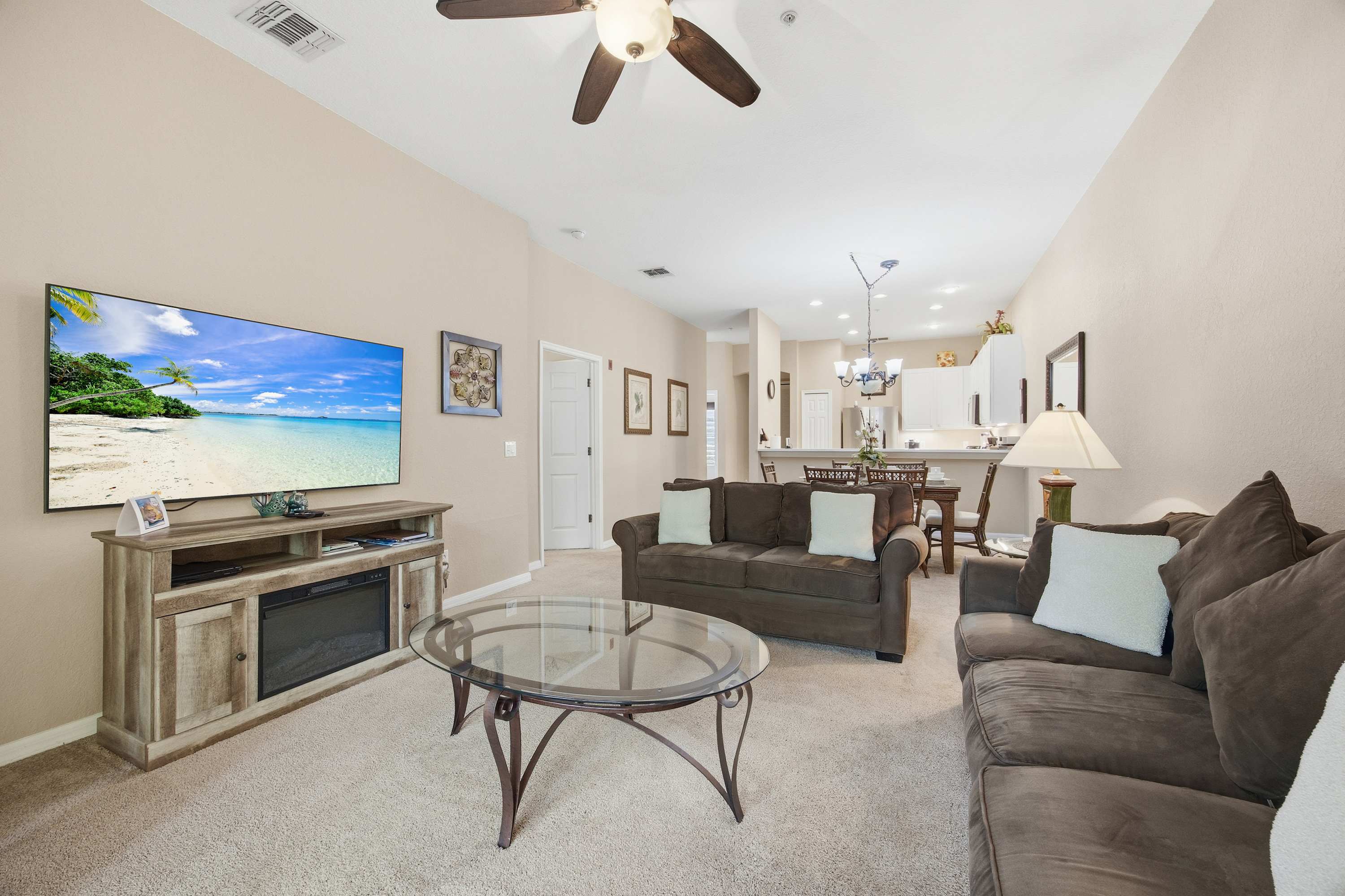 Family 808 Cozy Poolside Retreat  2BR 2BA