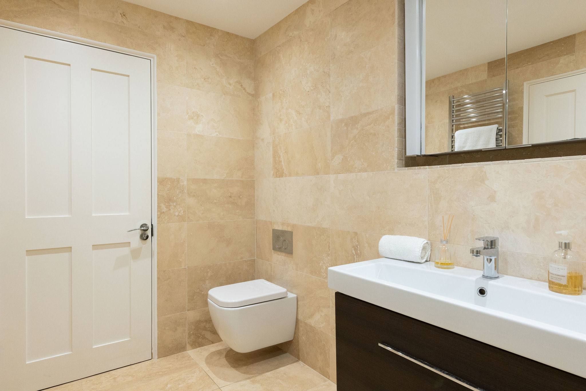 Fresh and spacious bathroom