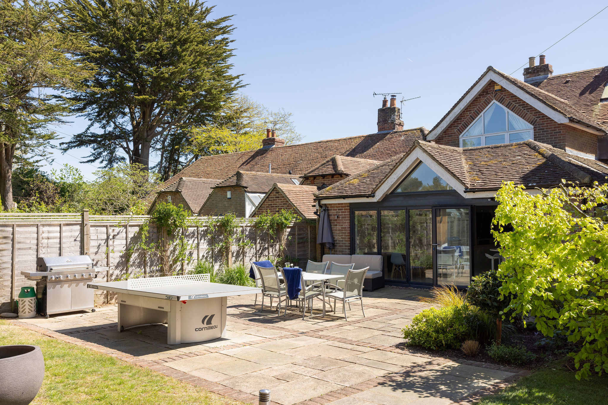 Sunny garden days made easy