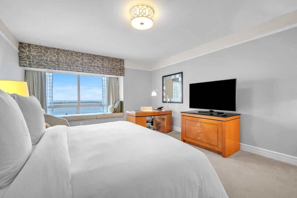 Four Seasons Brickell Luxury Bayview Boutique Residence