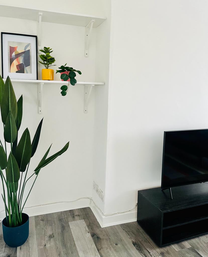 2 Bedroom Apartment in Convenient location in Chirnside Road 164 G52 2LQ - Property image 6 - VivreStays