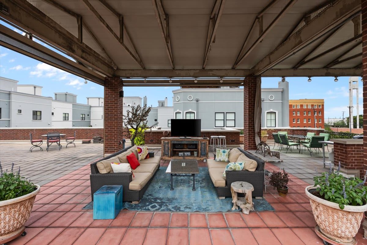 Granger Ft Worth - Huge rooftop deck & city views 4