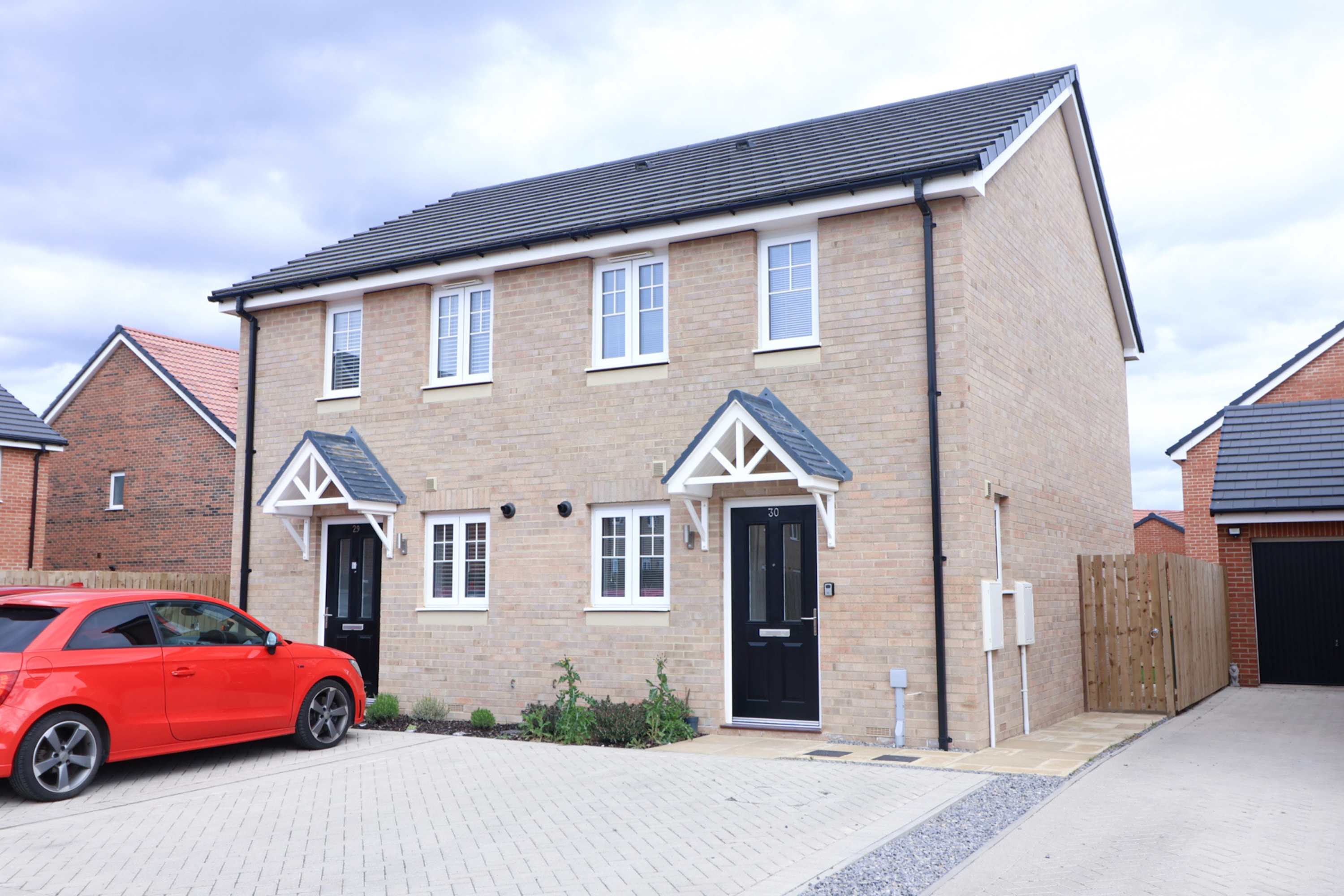 Modern Home In Stockton-on-Tees, Parking & WiFi in Yarm Back Lane TS21 1AU - Property image 5 - VivreStays
