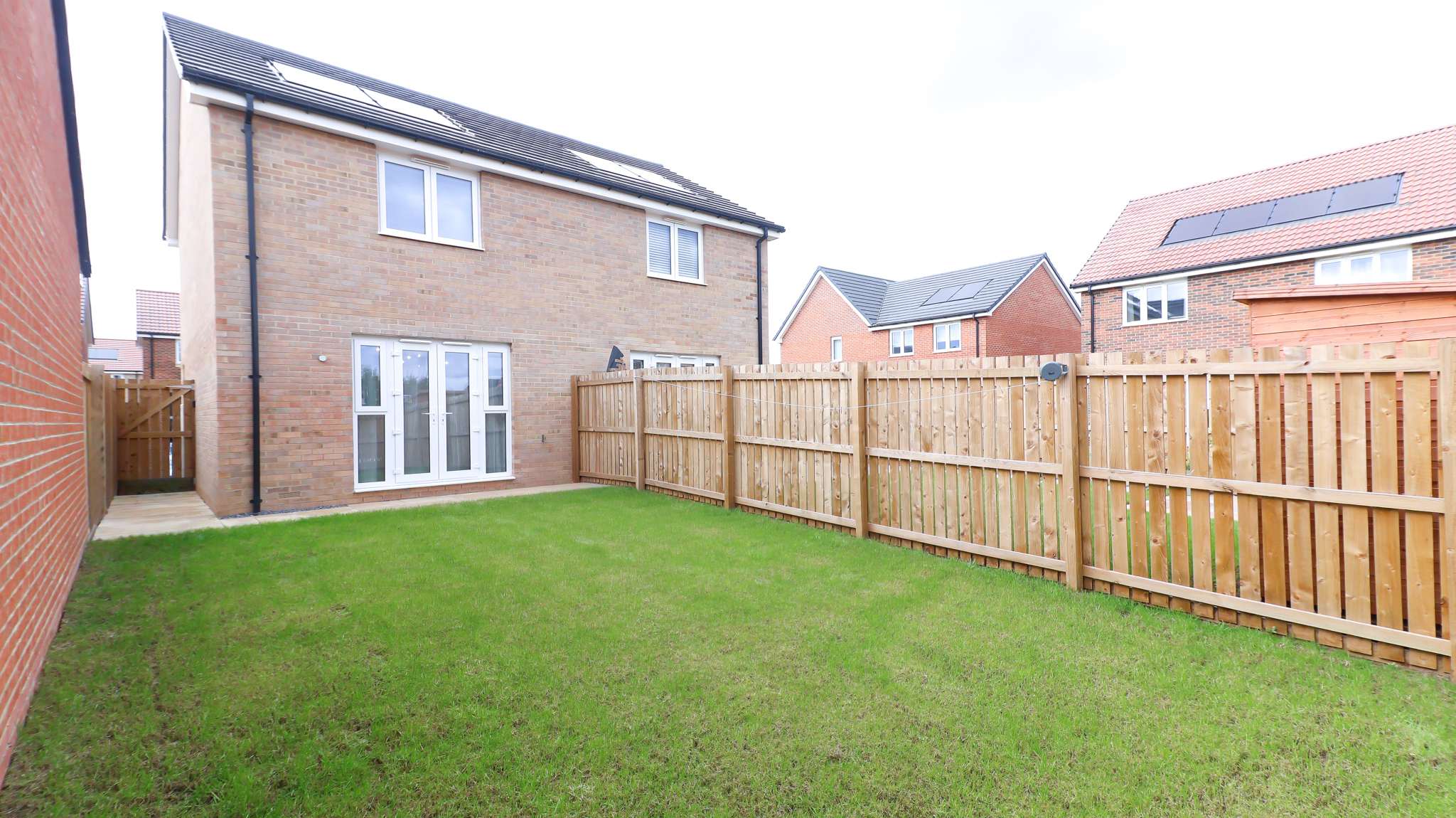 Modern Home In Stockton-on-Tees, Parking & WiFi in Yarm Back Lane TS21 1AU - Property image 12 - VivreStays