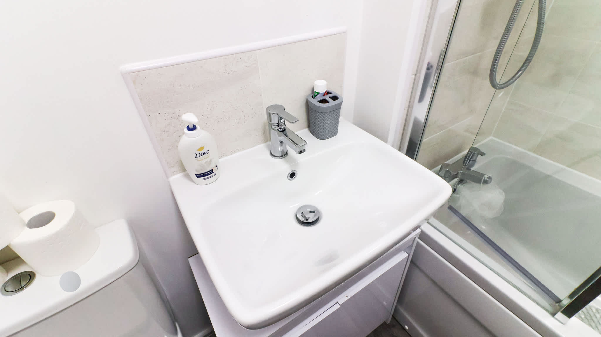 Modern Home In Stockton-on-Tees, Parking & WiFi in Yarm Back Lane TS21 1AU - Property image 27 - VivreStays
