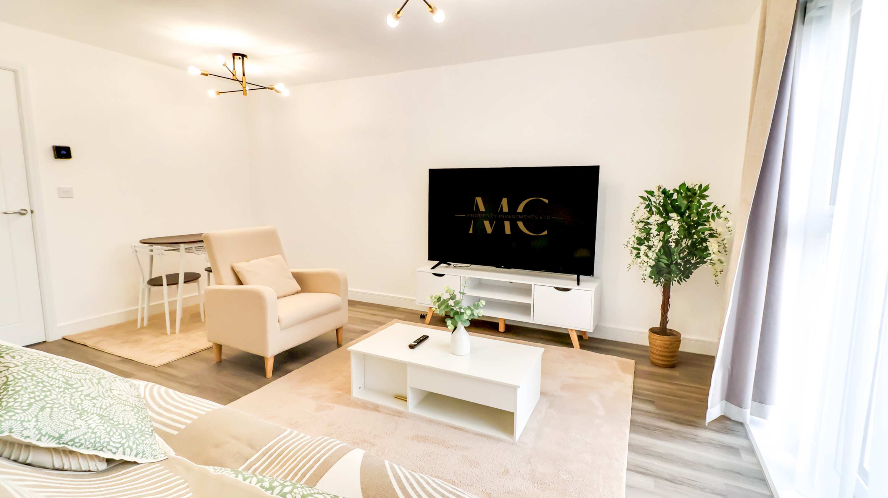 Modern Home In Stockton-on-Tees, Parking & WiFi in Yarm Back Lane TS21 1AU - Property image 8 - VivreStays