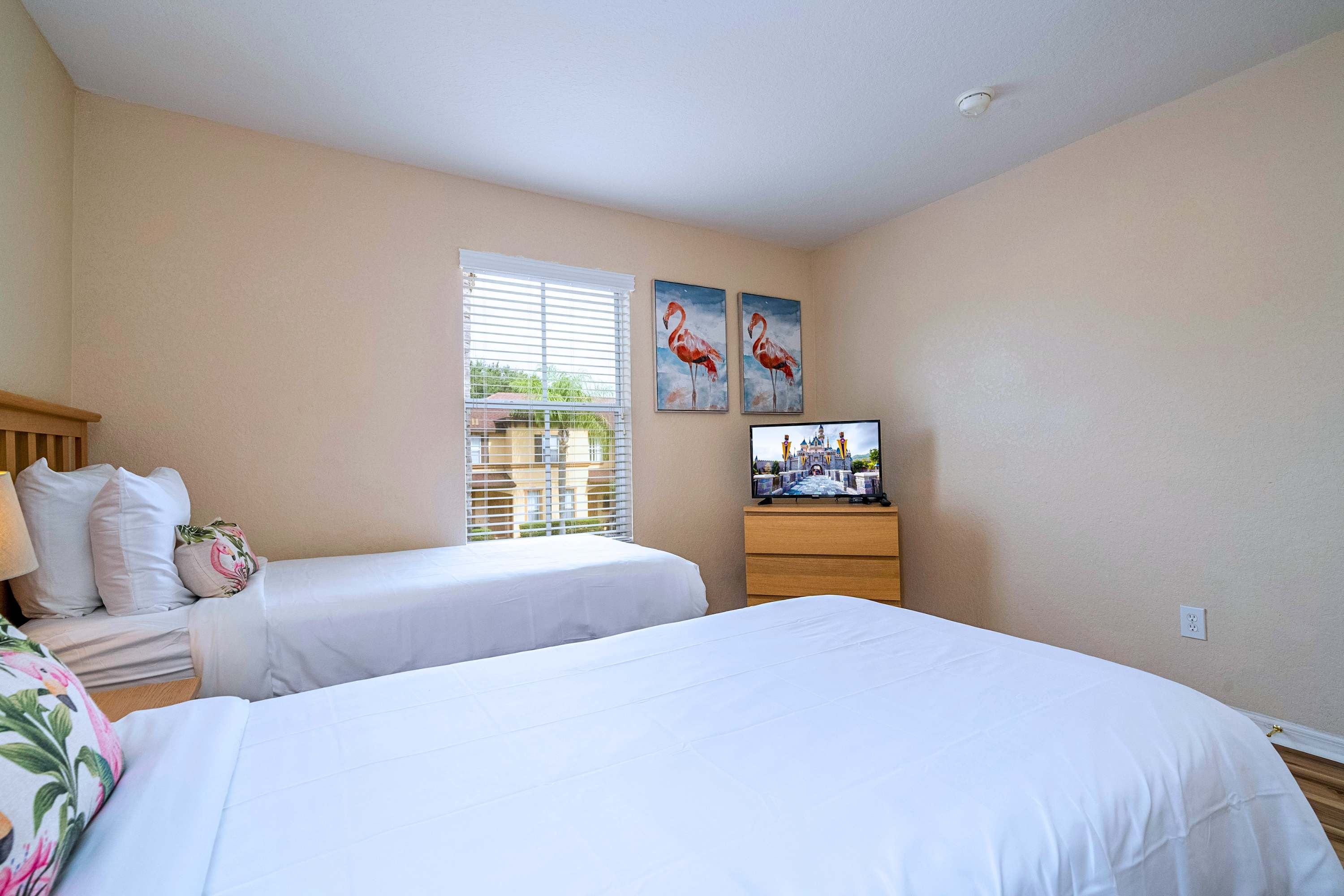 Spacious Family Home Near Disney with Parking | Photo 30