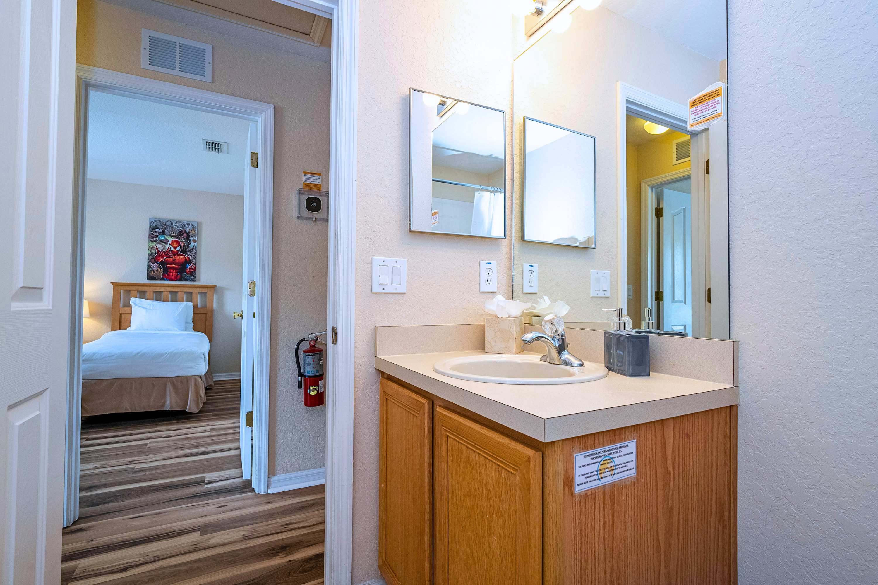Spacious Family Home Near Disney with Parking | Photo 26