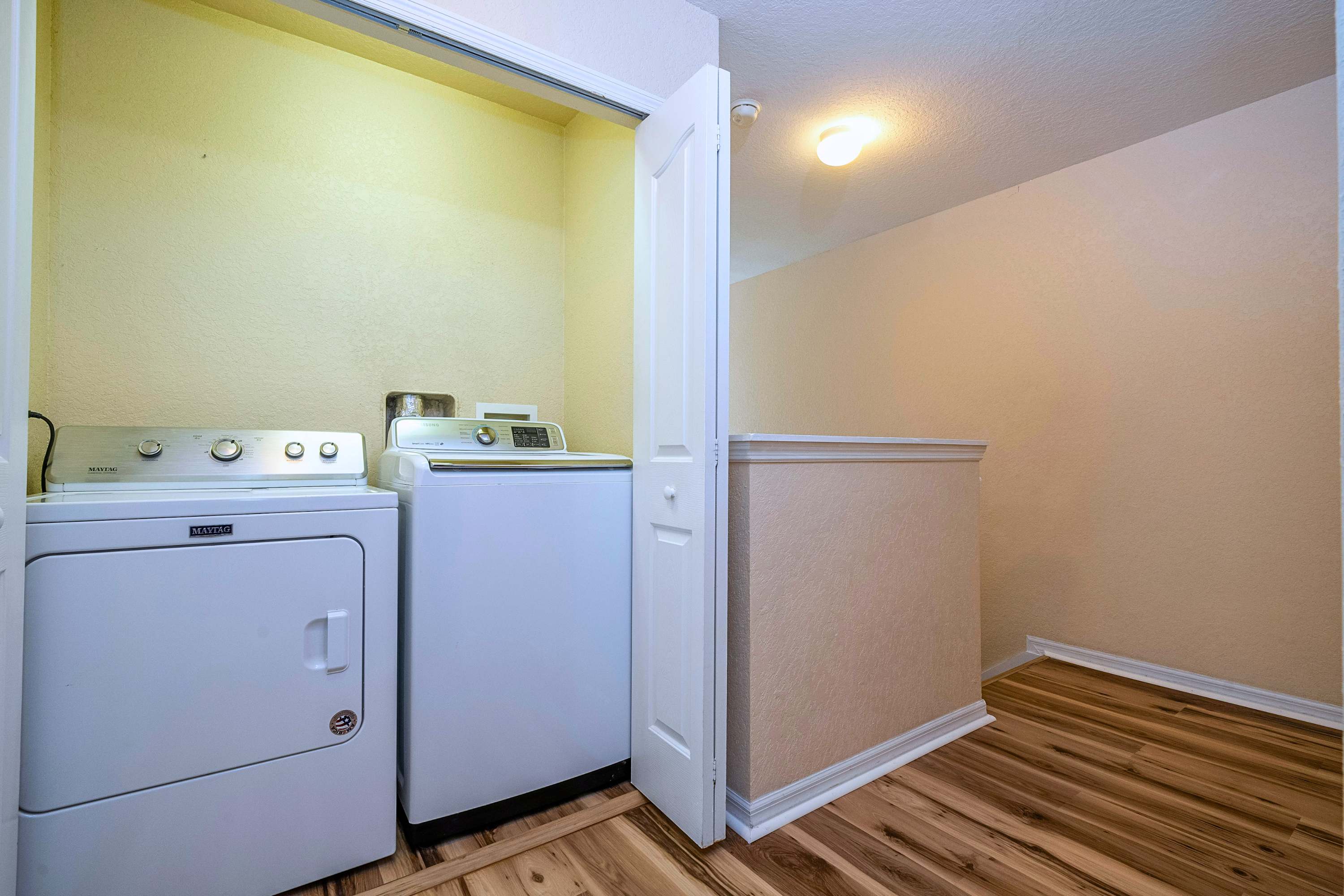 Spacious Family Home Near Disney with Parking | Photo 34