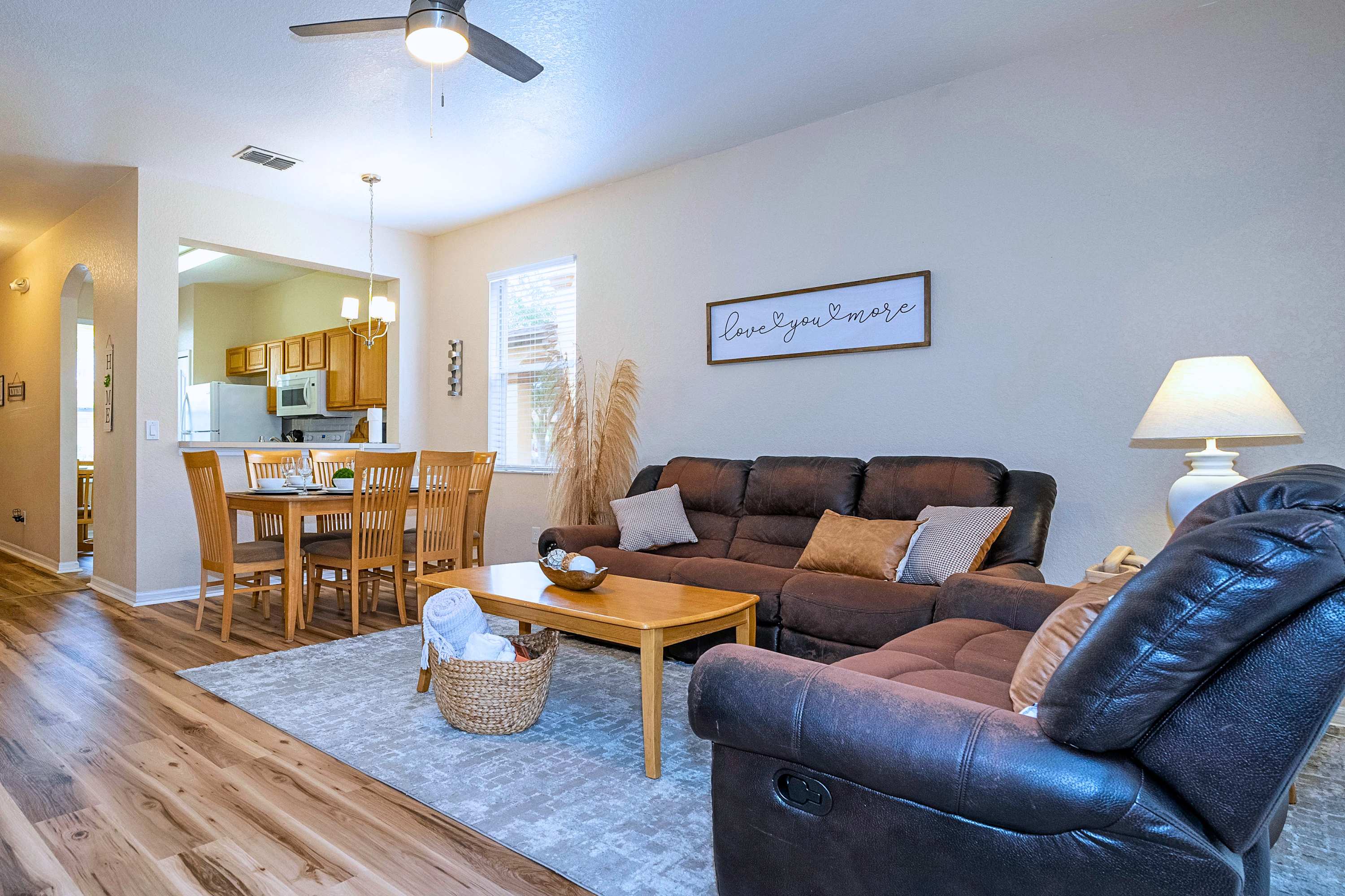 Spacious Family Home Near Disney with Parking | Photo 7