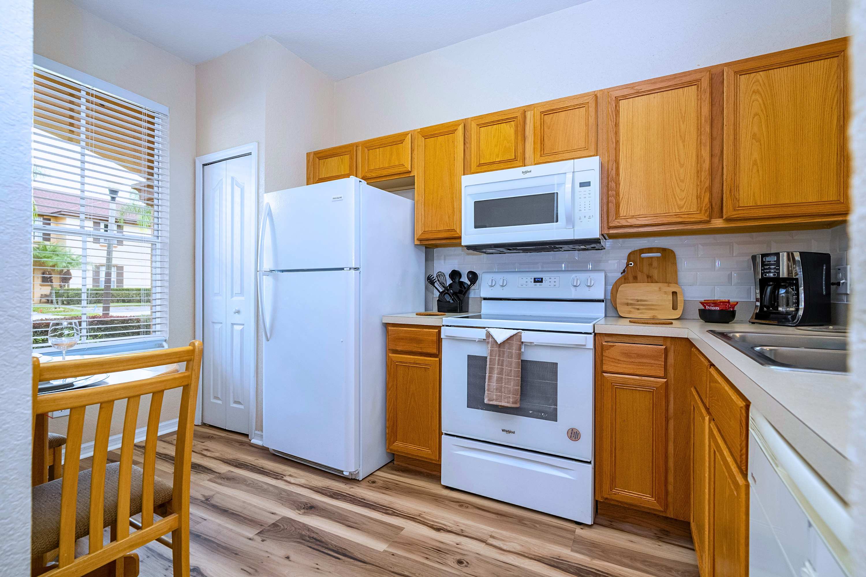 Spacious Family Home Near Disney with Parking | Photo 9