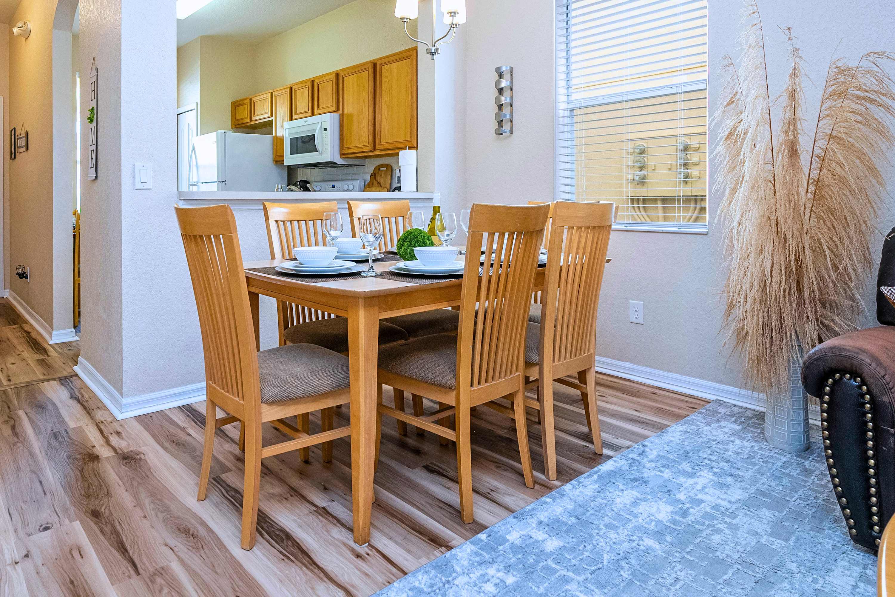 Spacious Family Home Near Disney with Parking | Photo 3