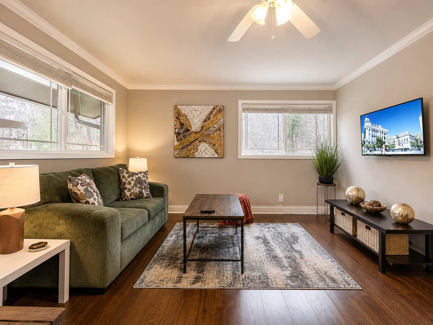 Stylish Modern Apt Near Northside Hospital - Cumming, GA