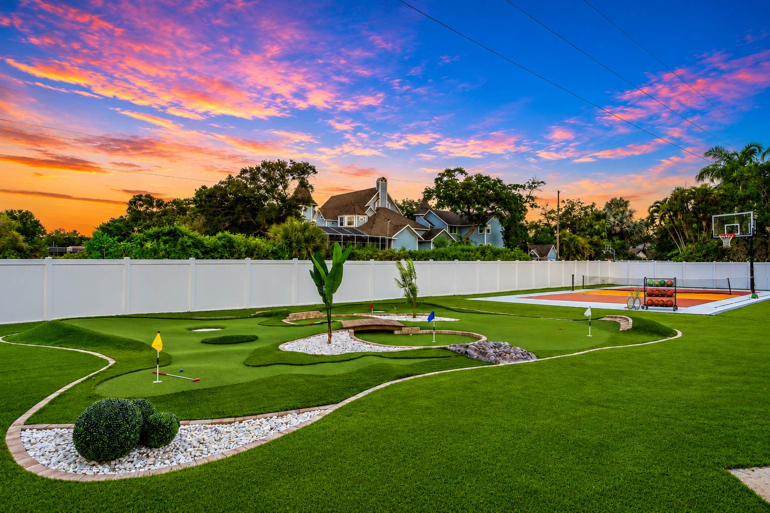 Tropical getaway w Pool, Pickleball & Game Room