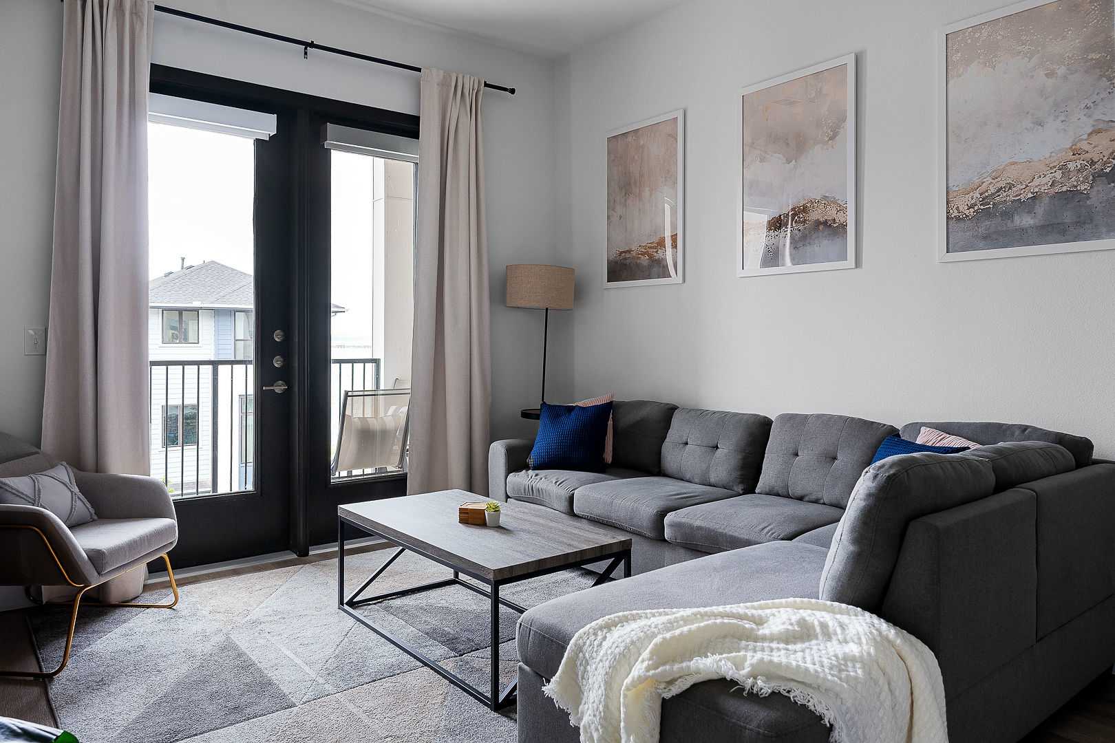 Sapphire Shores | Lakeside Escape, Pet Friendly