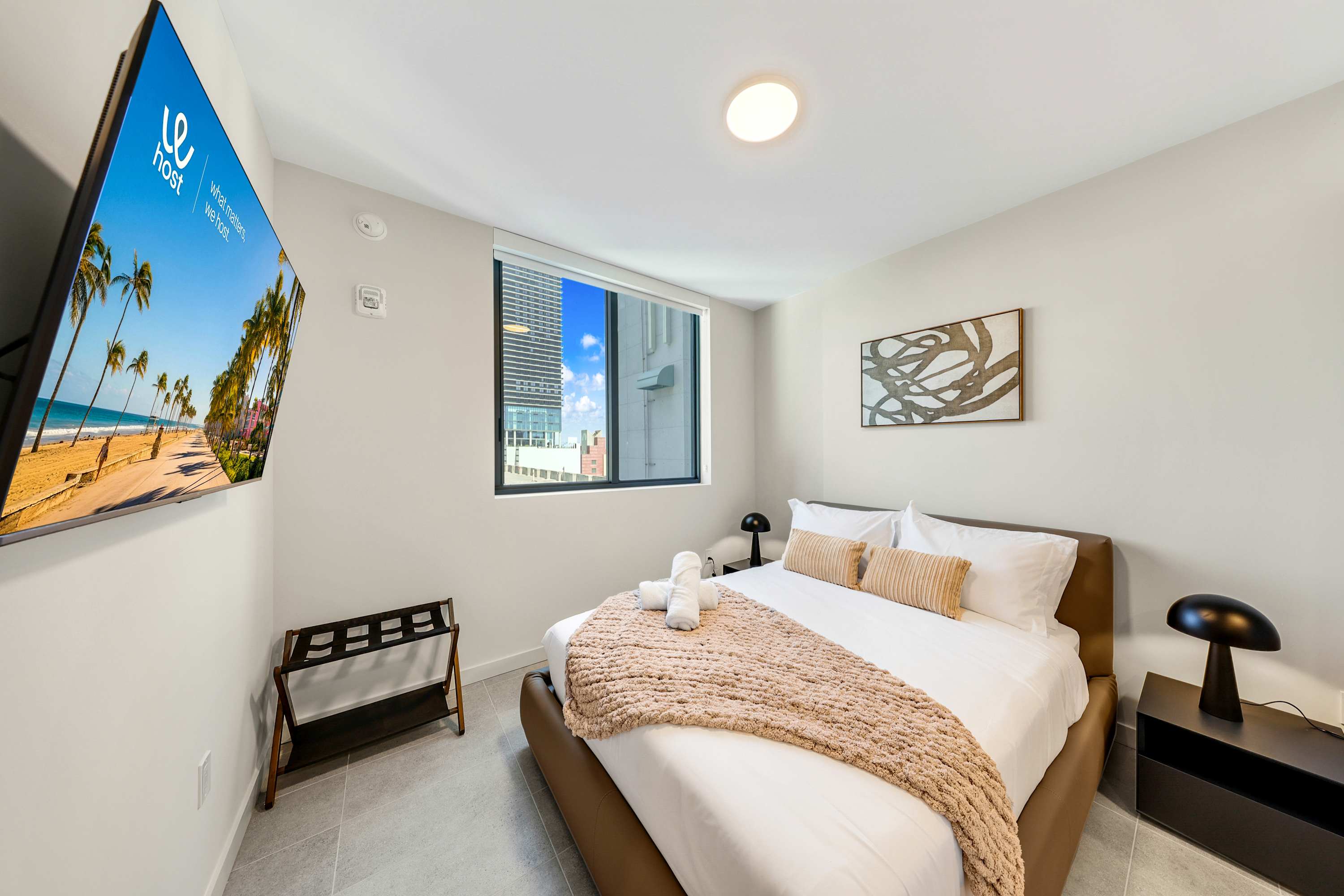 Stylish 2BR | Gym / Pool | FIFA Fan Fest 10Min