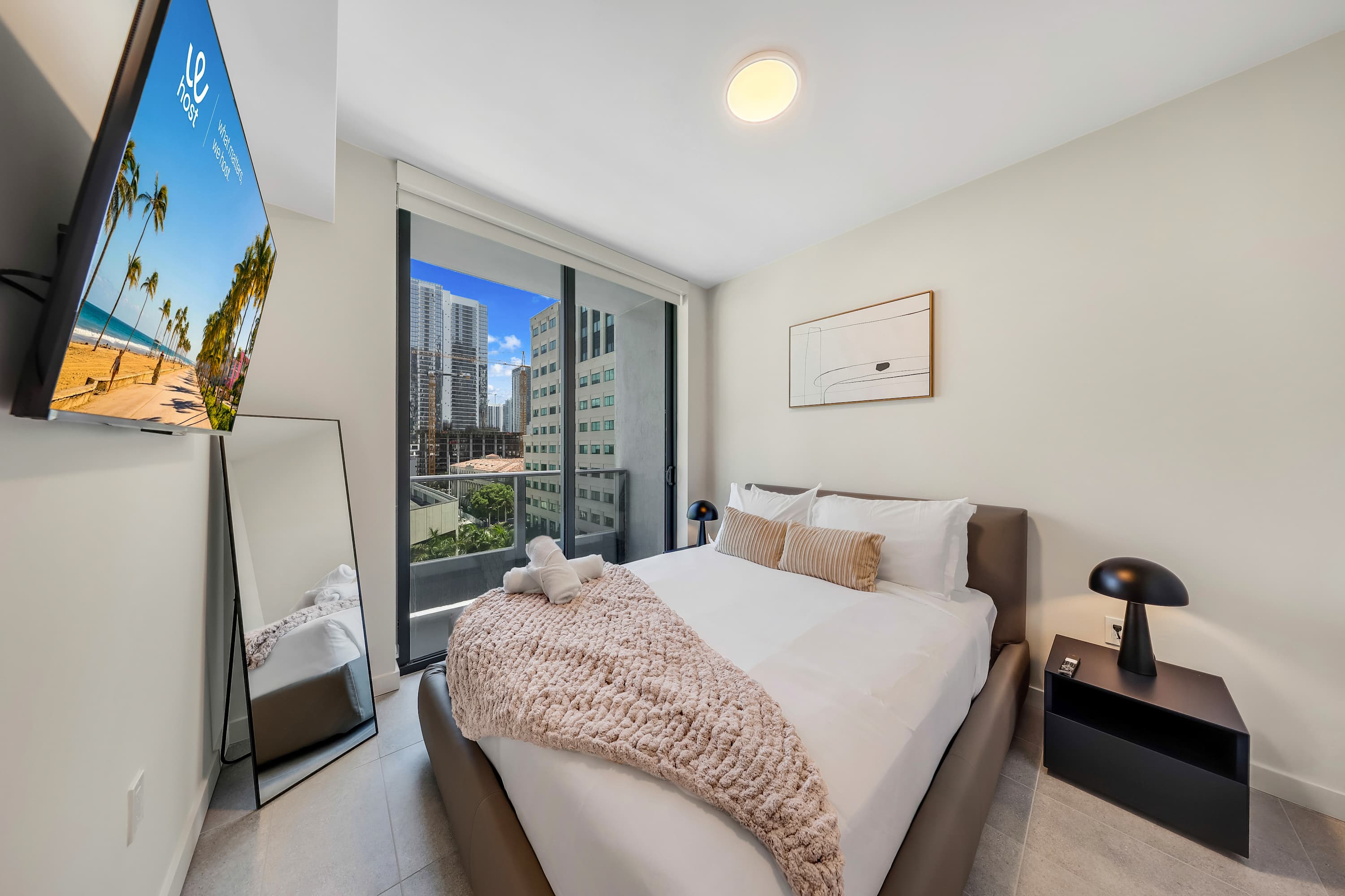 1BR+Den Suite | Cold Plunge |Walk to FIFA Fan Fest