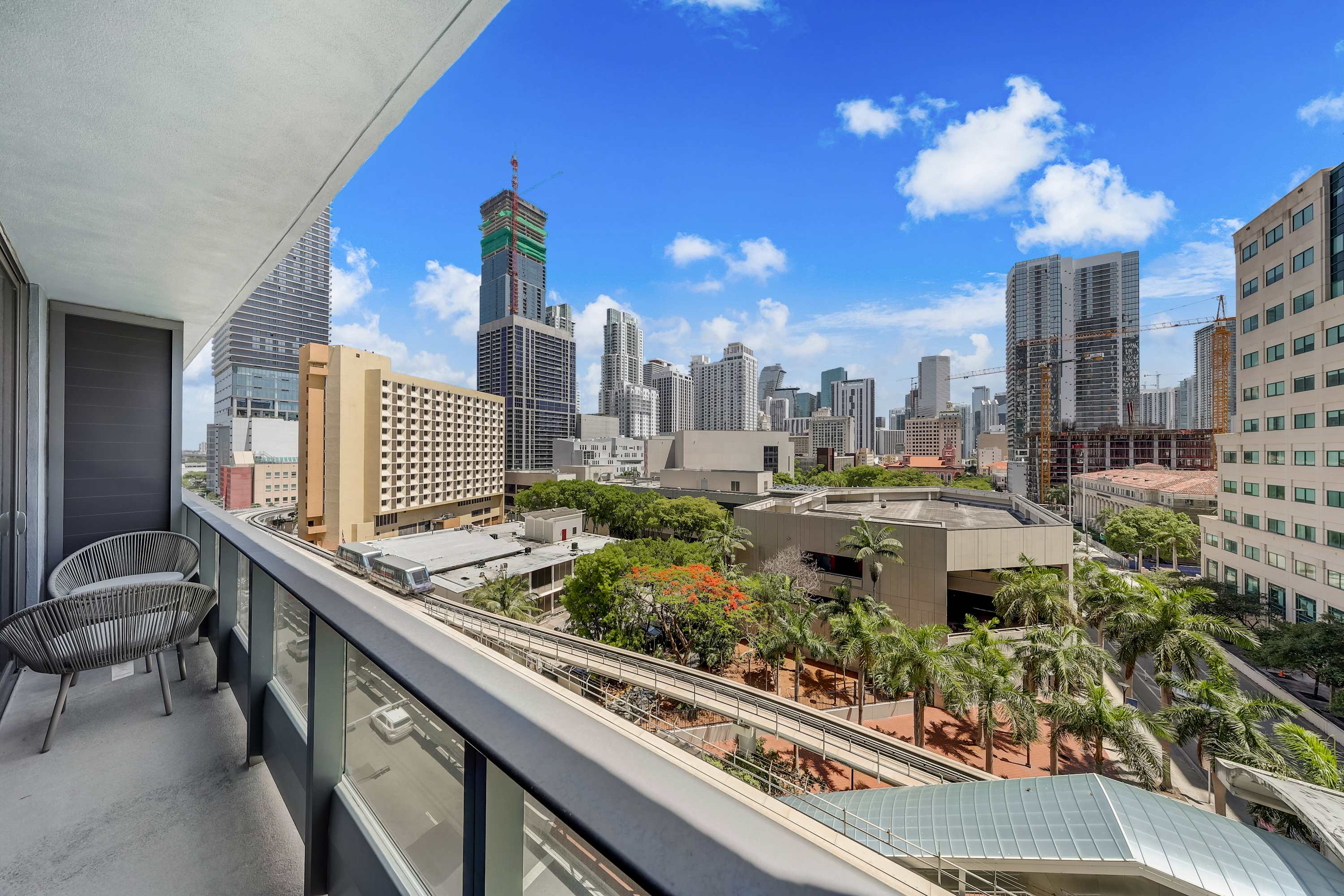 1BR+Den Suite | Cold Plunge |Walk to FIFA Fan Fest