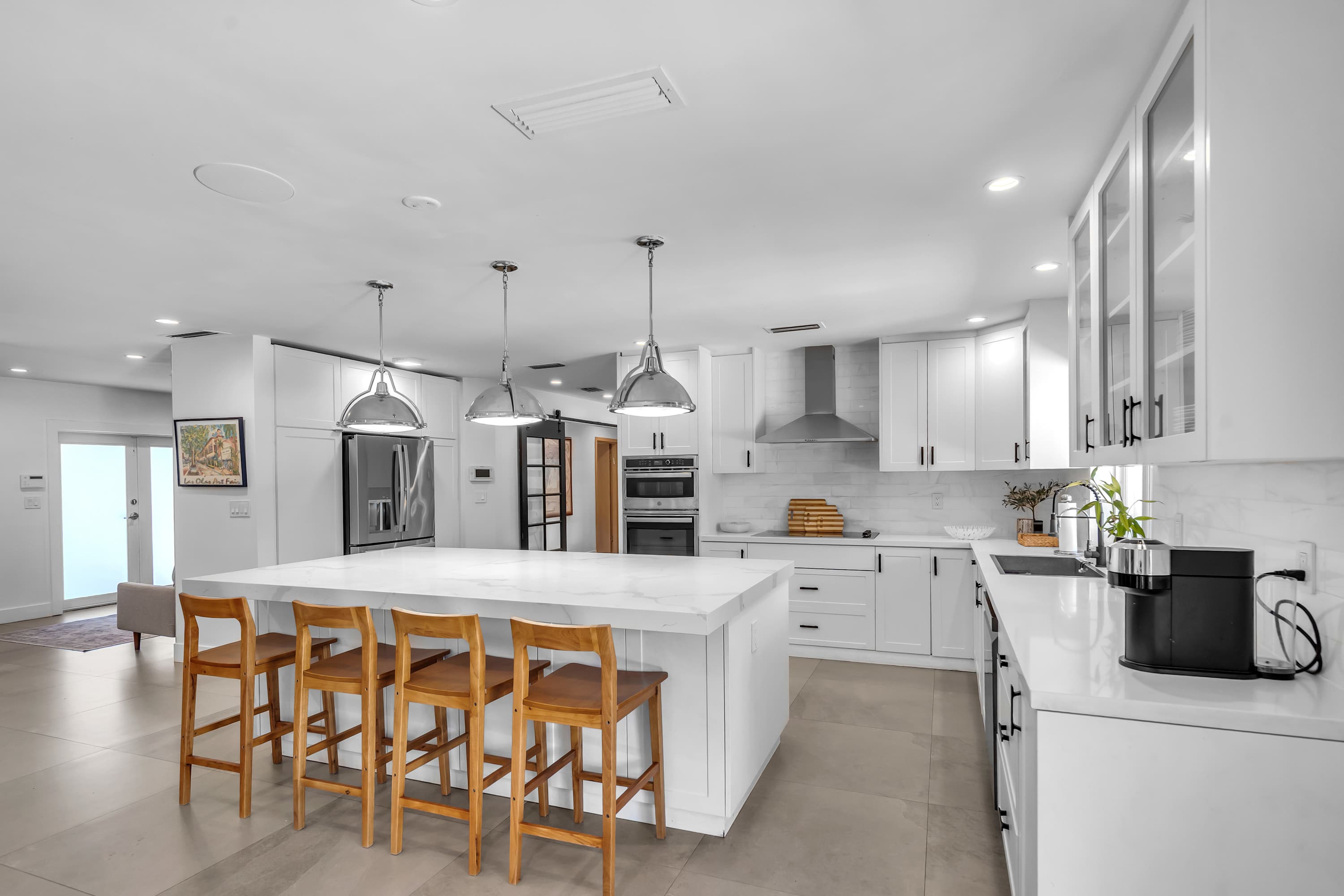 The open kitchen is well equipped for an unforgettable getaway​