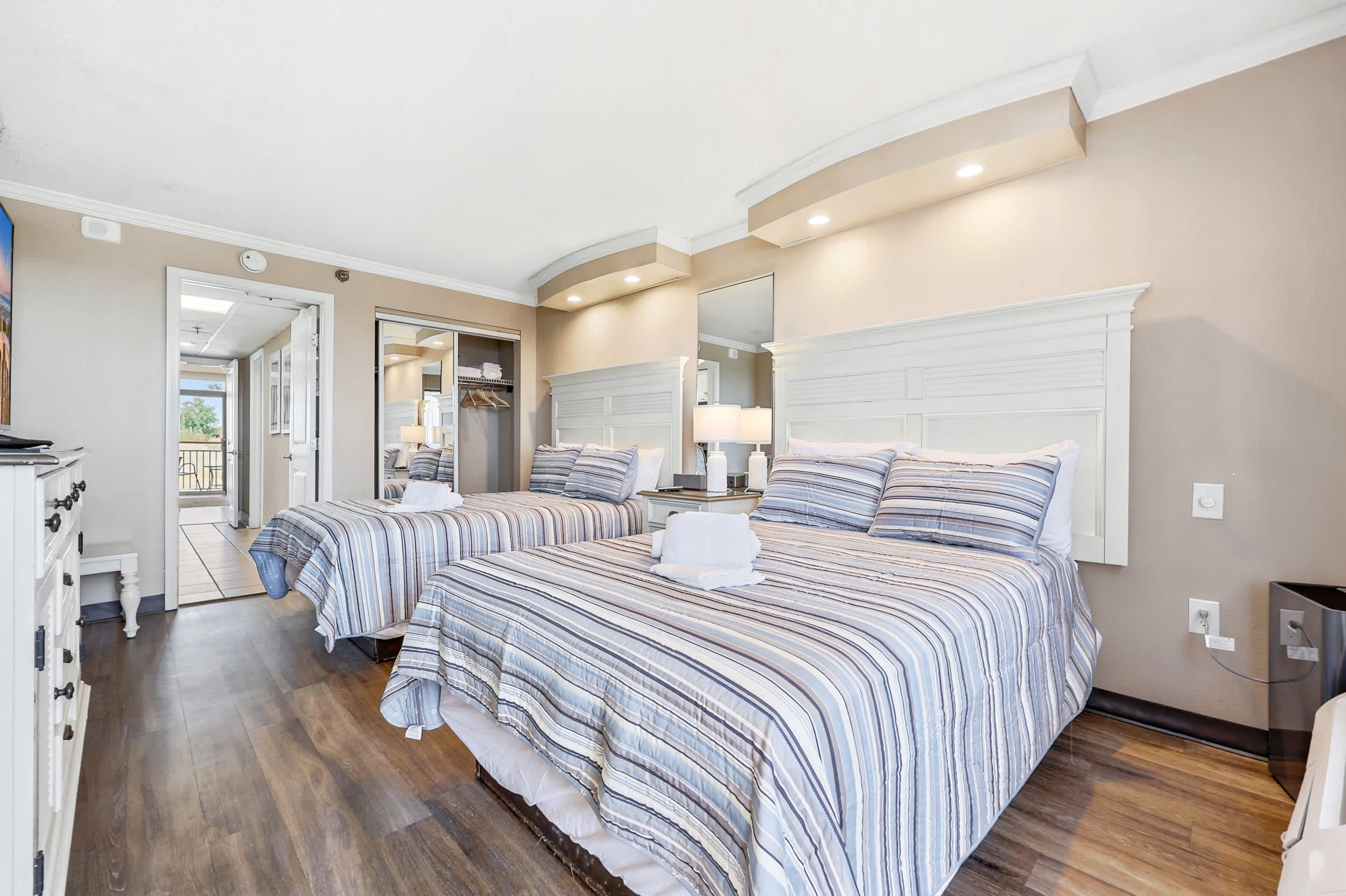 Shore Beats Working Oceanfront Resort Suite