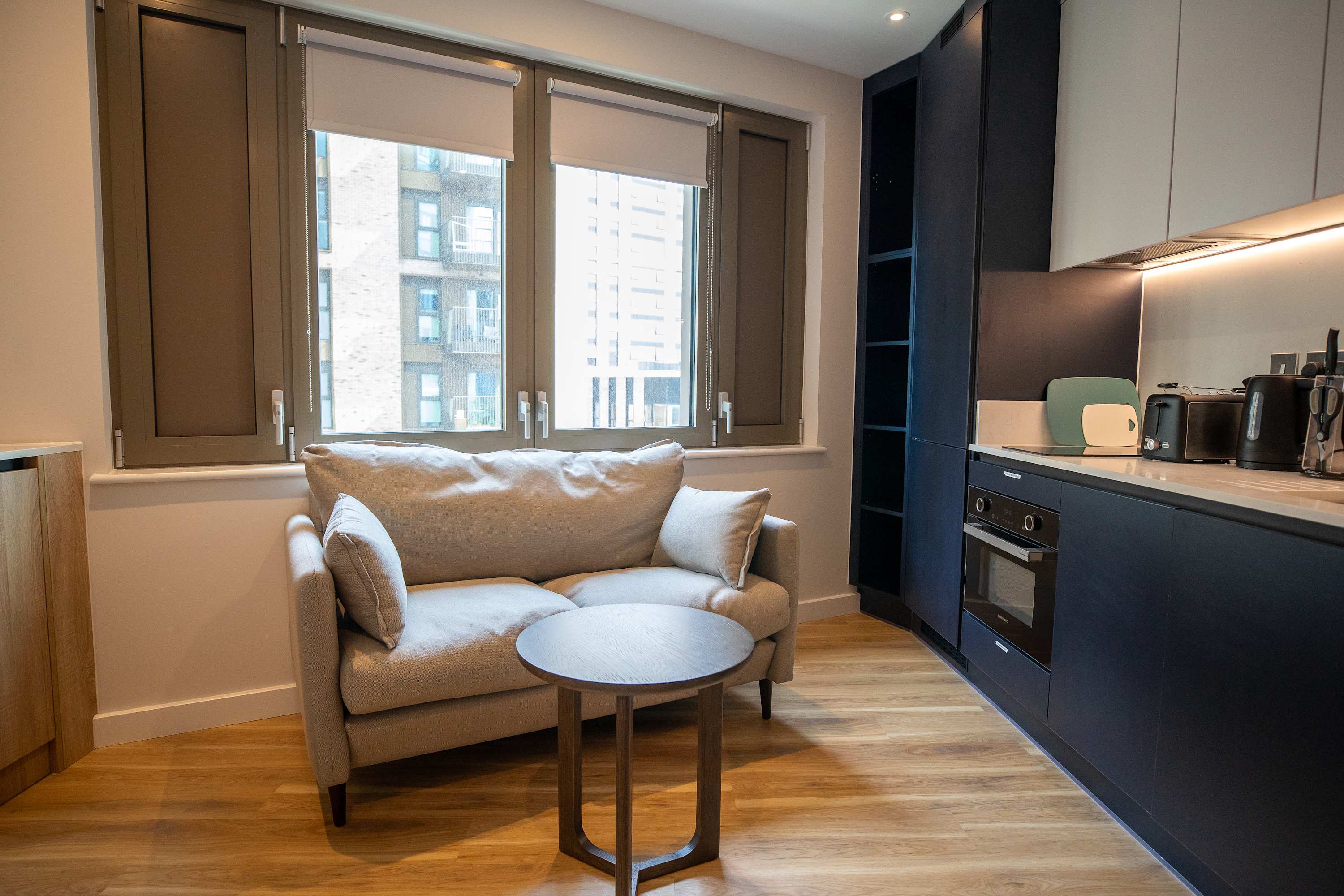 XL Studio w Oriel Window | Laundry Room | StayCozy