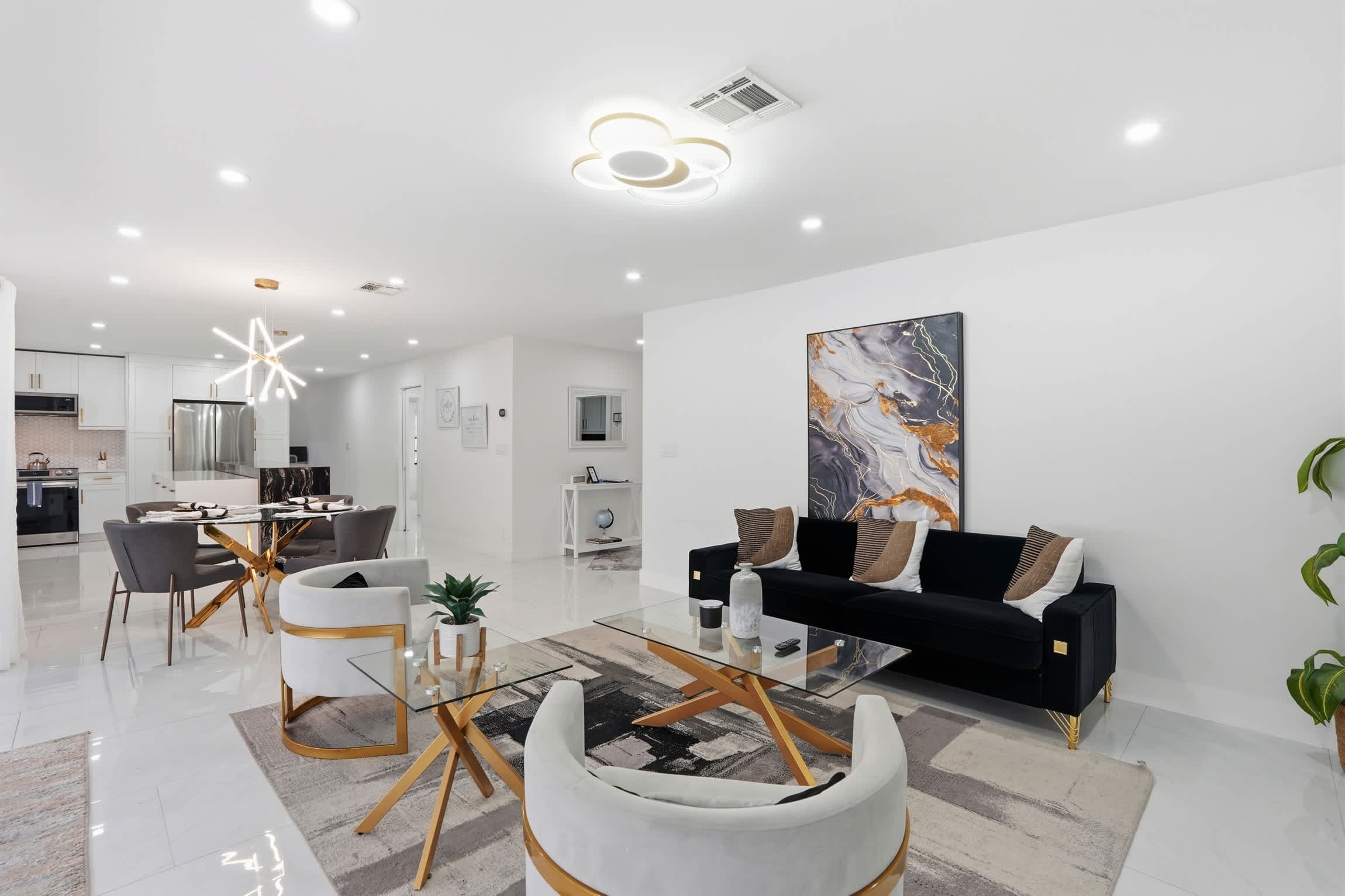 Remodeled Close to Beach With Heated Pool | Photo 7