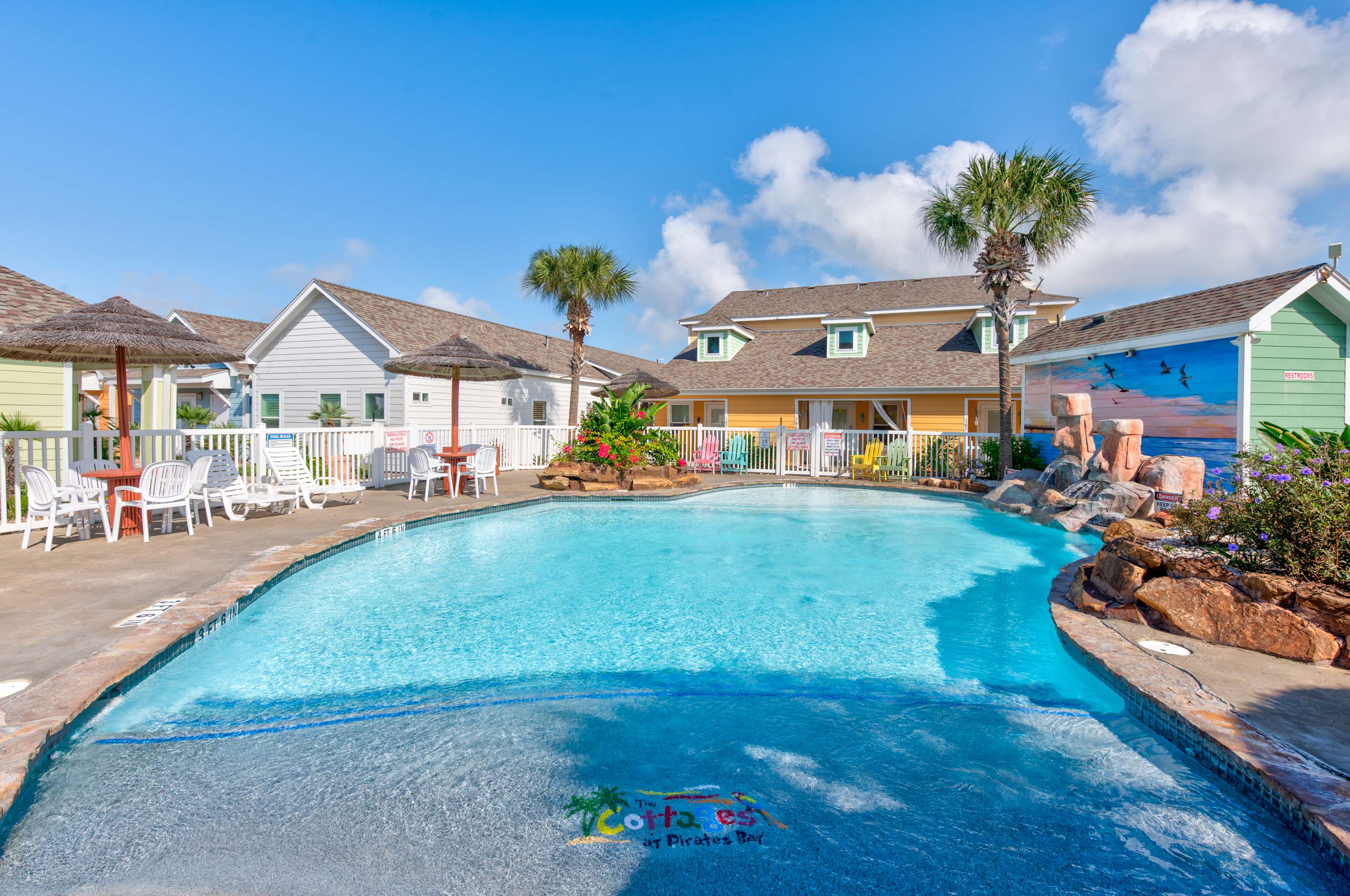 Danzin' on the Beach | 3BR Pirates Bay Resort