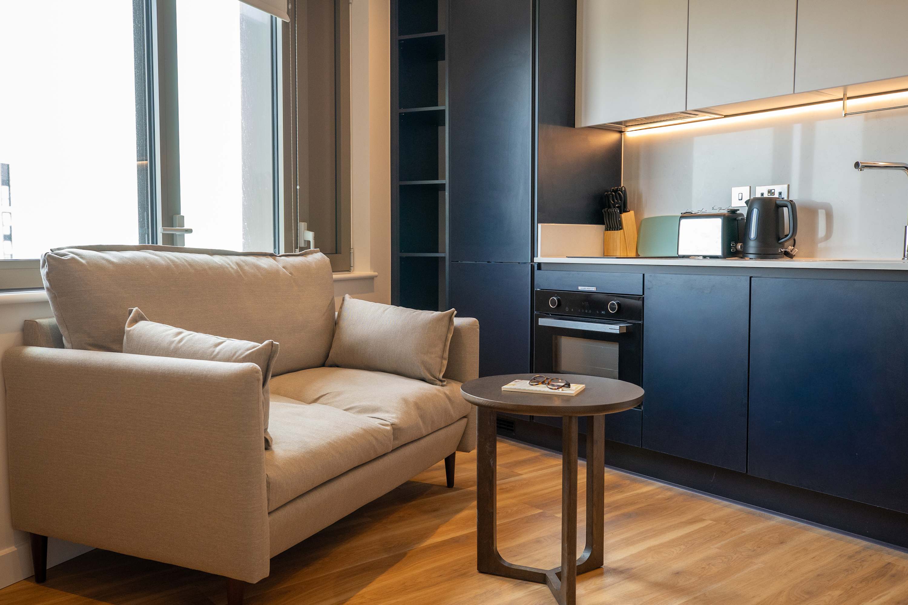Roomy Studio | Gym & Skylibrary | StayCozy
