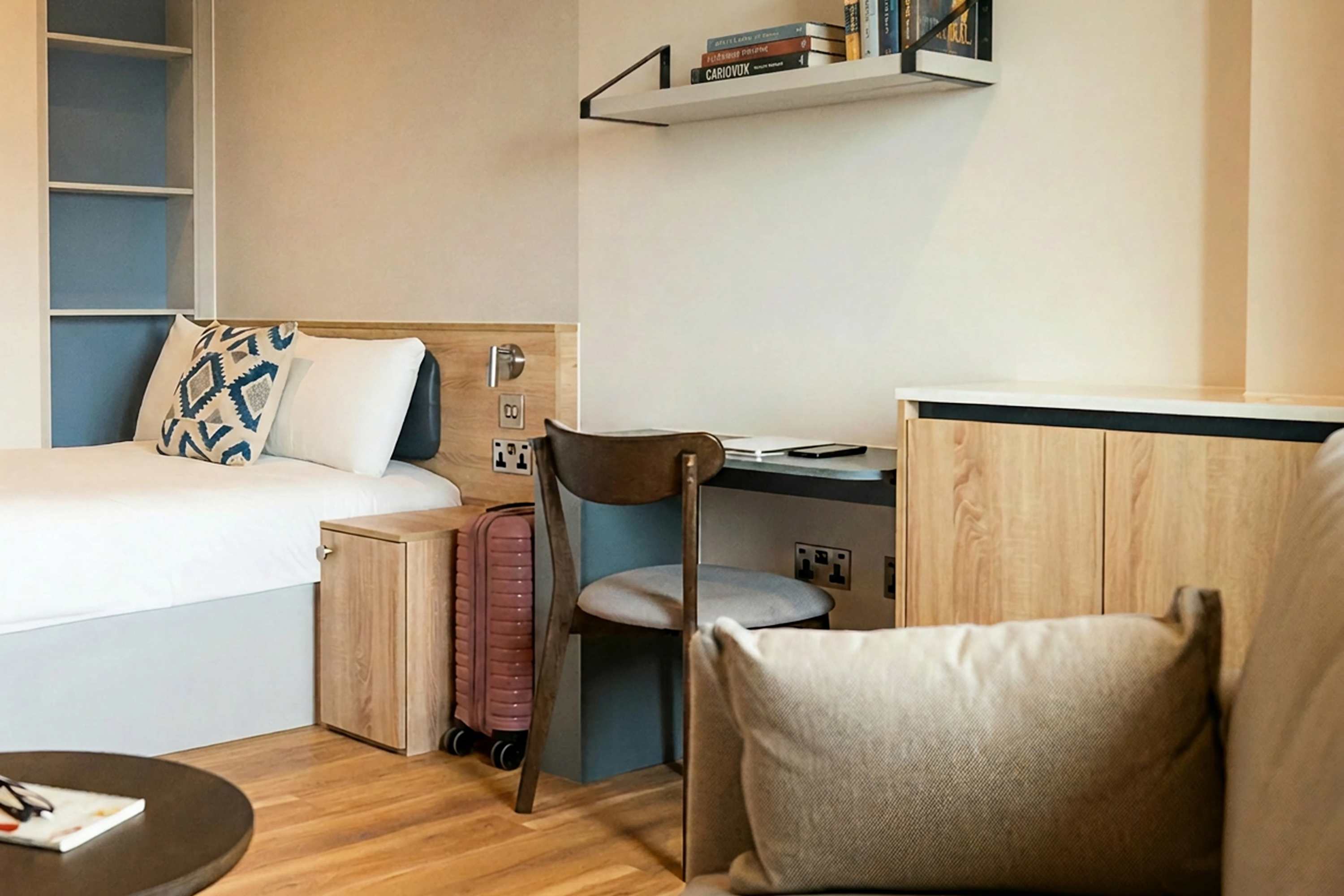 Mid-Century Studio | Laundry Room | StayCozy