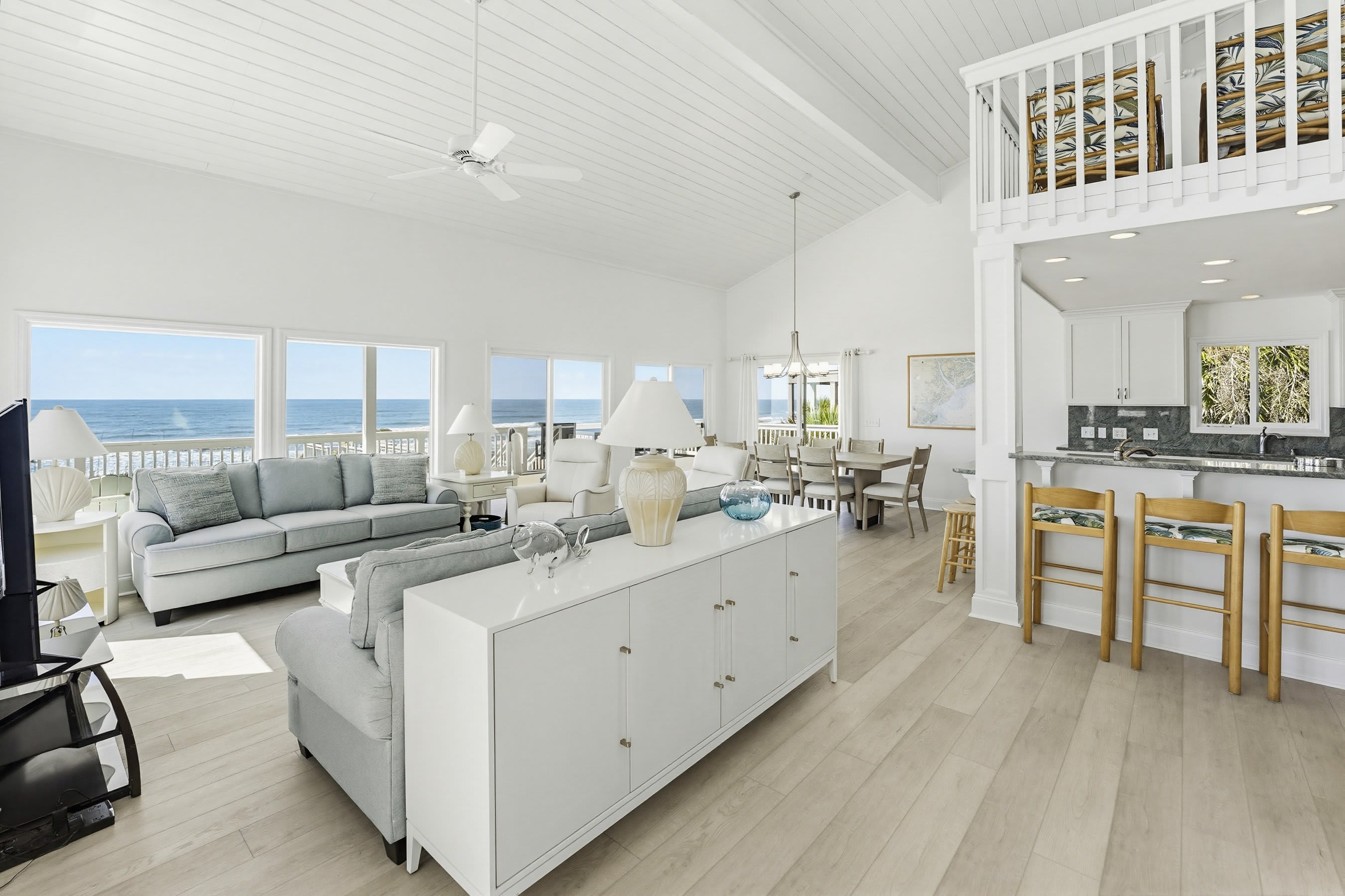 446 Tarpon Blvd