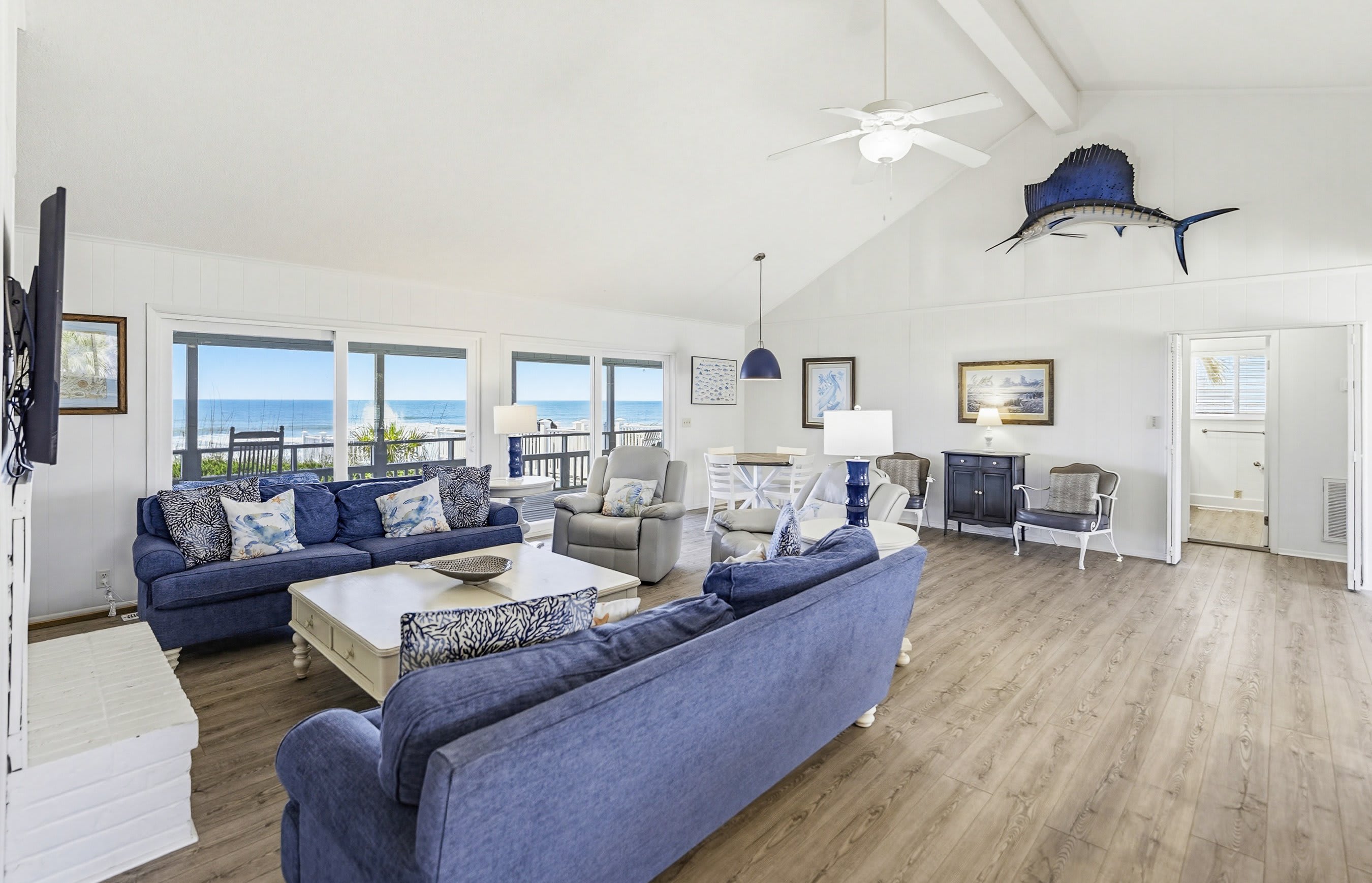 474 Tarpon Blvd 3