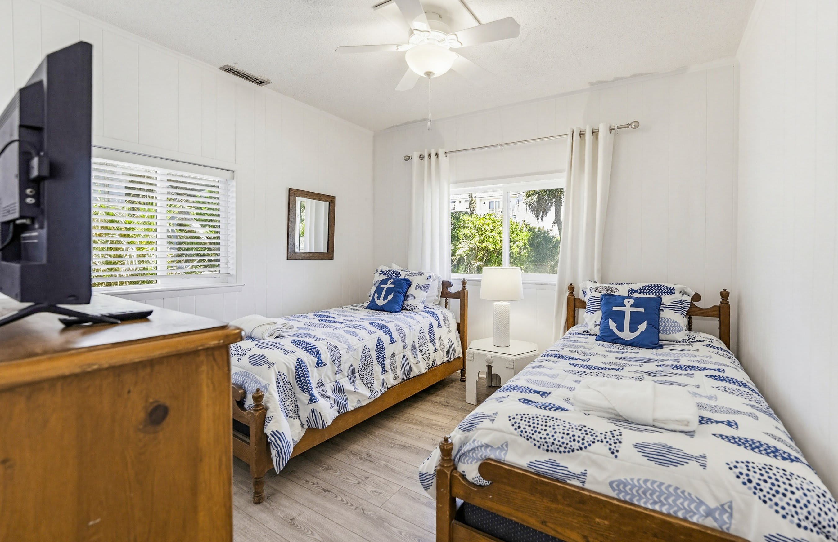 Downstairs Guest Bedroom 5