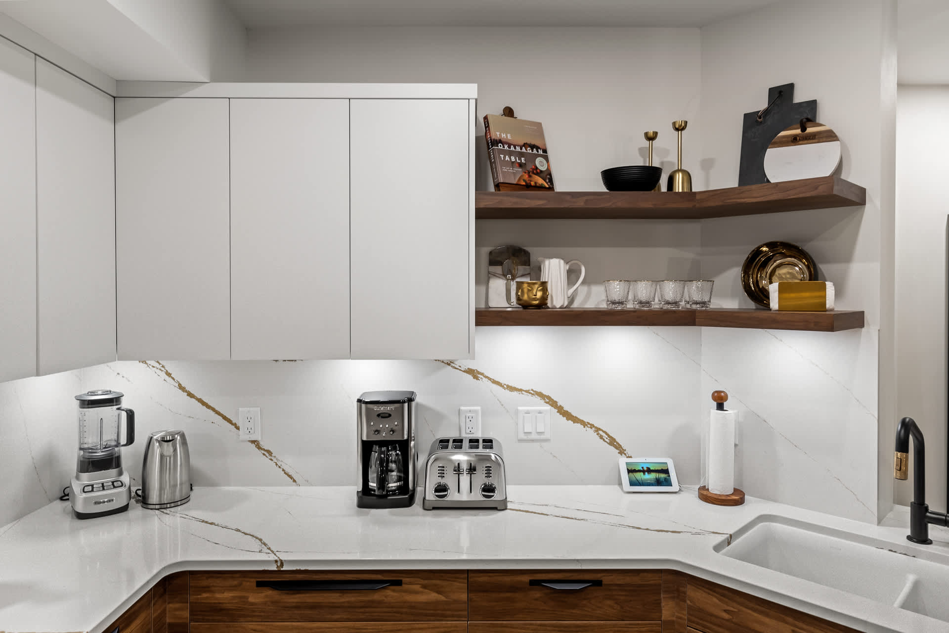 Kitchen | Discovery Bay 108 in Kelowna, British Columbia by Luxus Vacation Properties