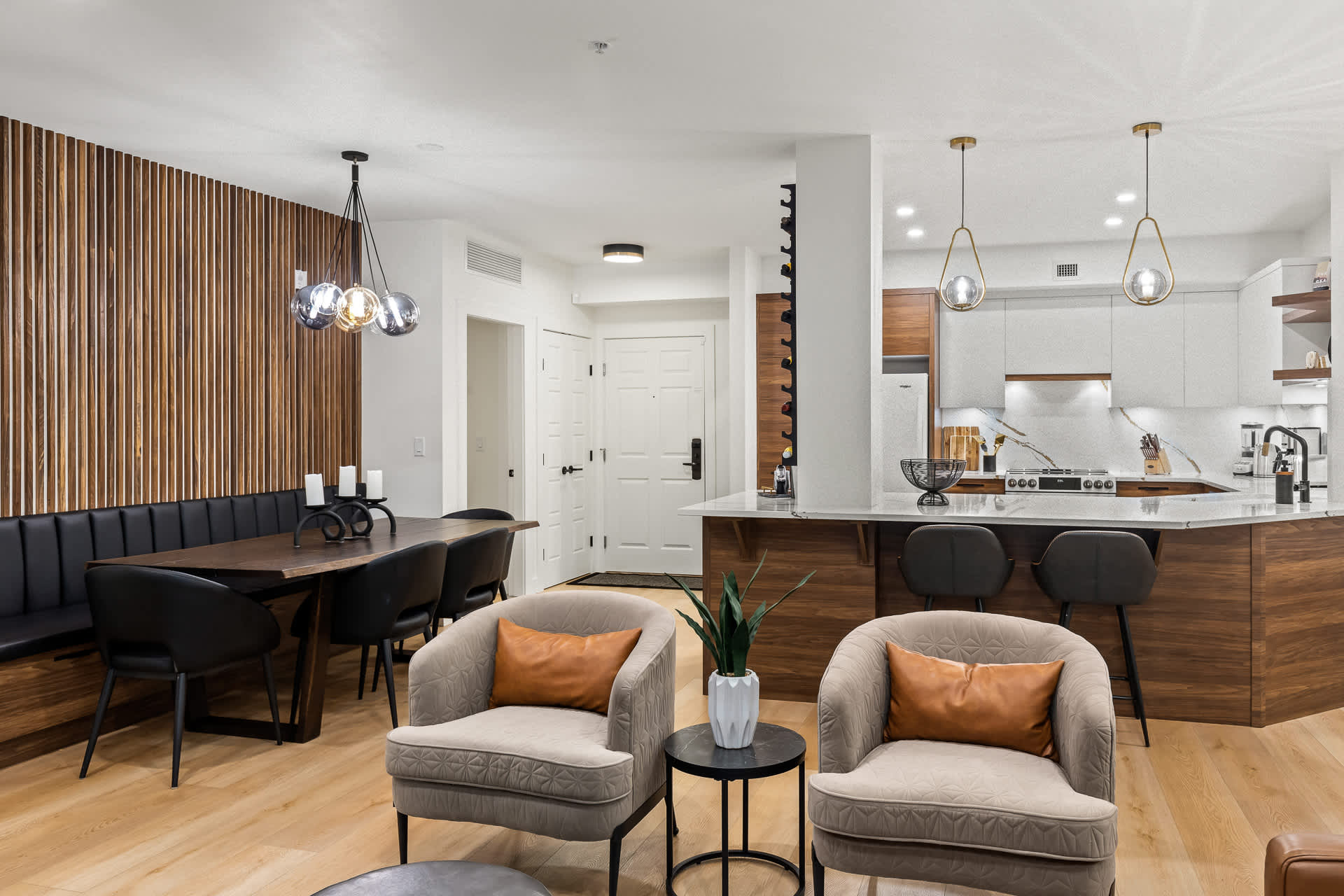 Kitchen/Living Rooms | Discovery Bay 108 in Kelowna, British Columbia by Luxus Vacation Properties