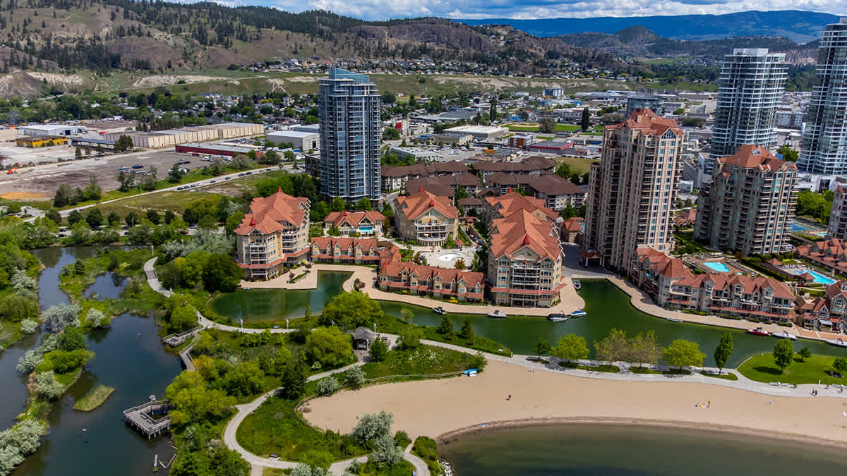 Discovery Bay 108 in Kelowna, British Columbia by Luxus Vacation Properties