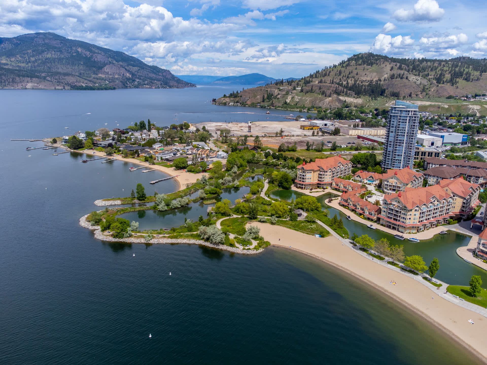 Discovery Bay 108 in Kelowna, British Columbia by Luxus Vacation Properties