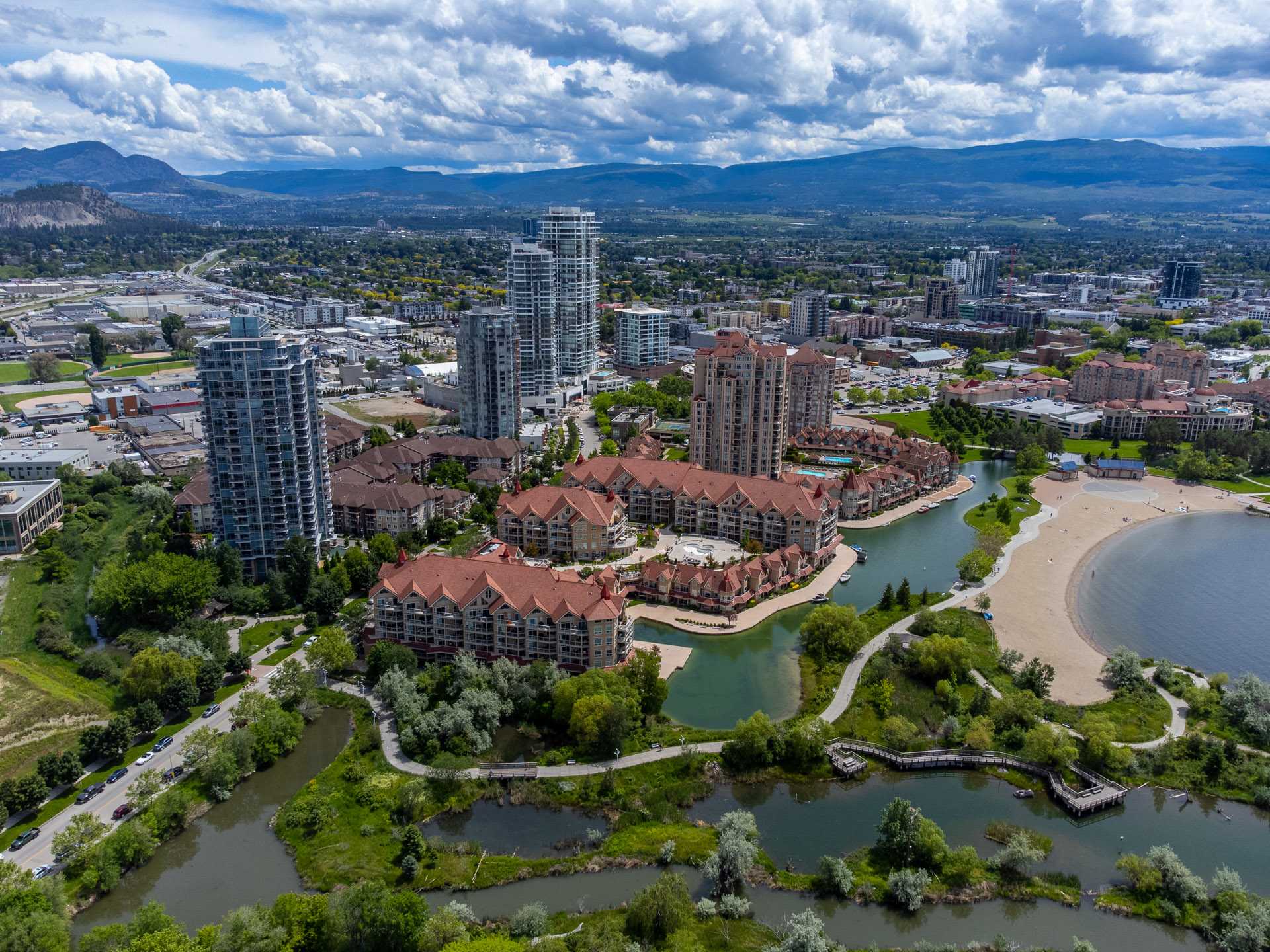 Discovery Bay 108 in Kelowna, British Columbia by Luxus Vacation Properties