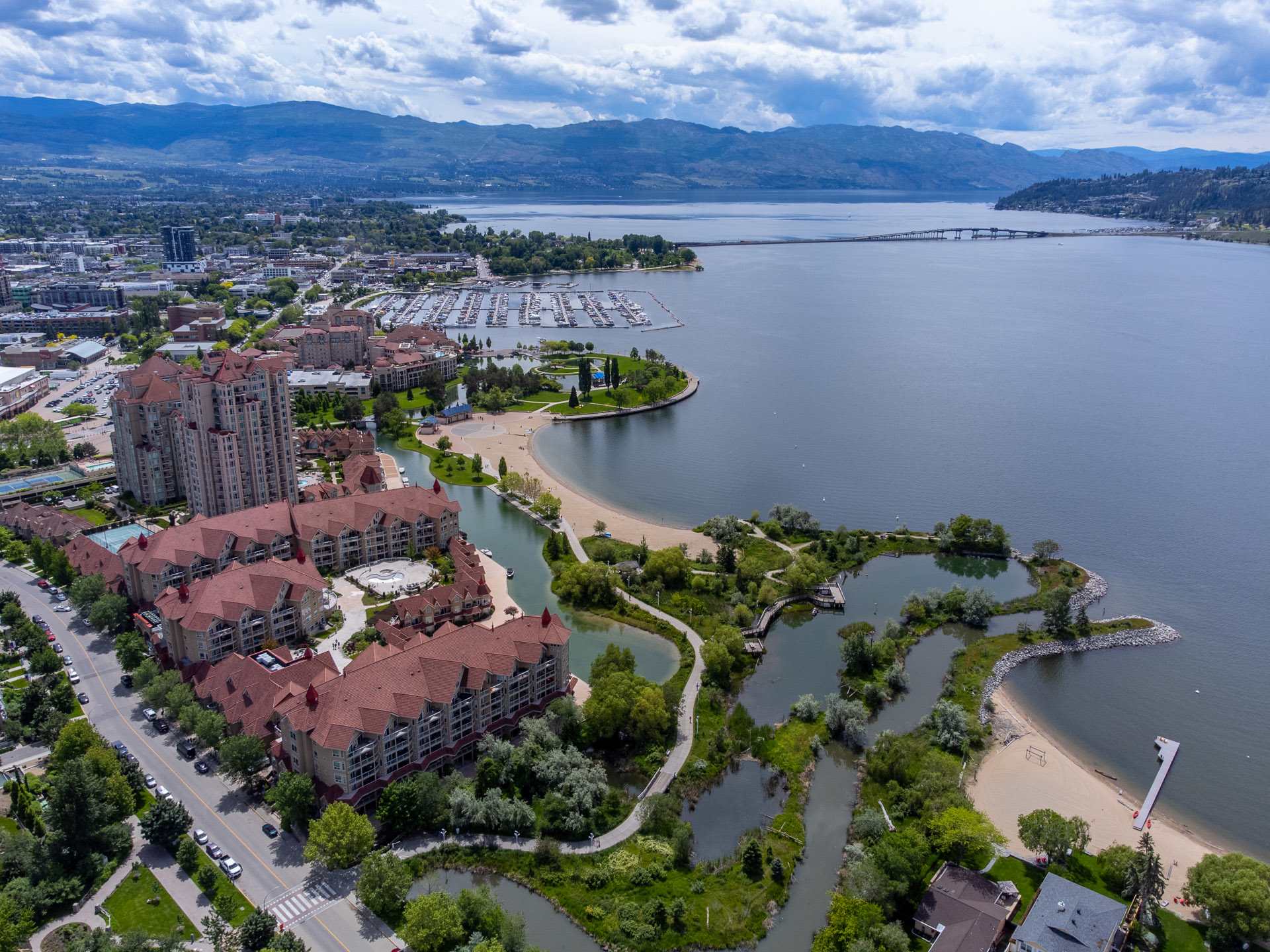 Discovery Bay 108 in Kelowna, British Columbia by Luxus Vacation Properties